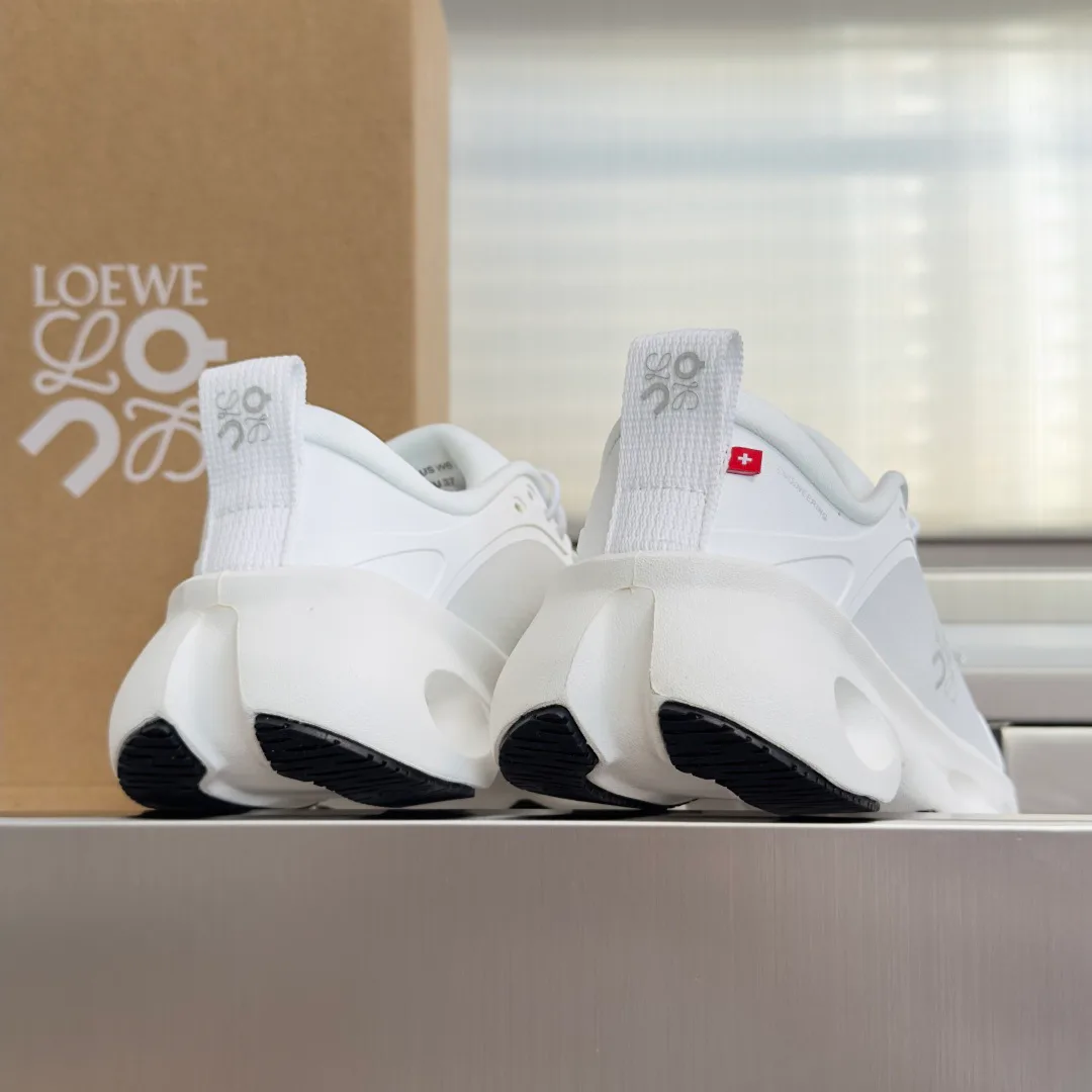 Women's Sneakers LOEWE 18339160