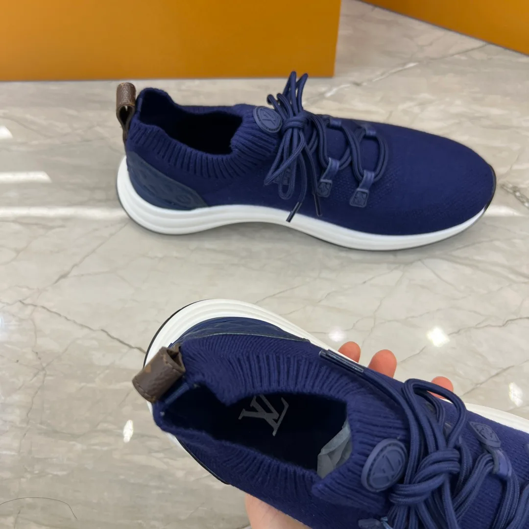 Men's Sneakers LOUIS VUITTON 18227052
