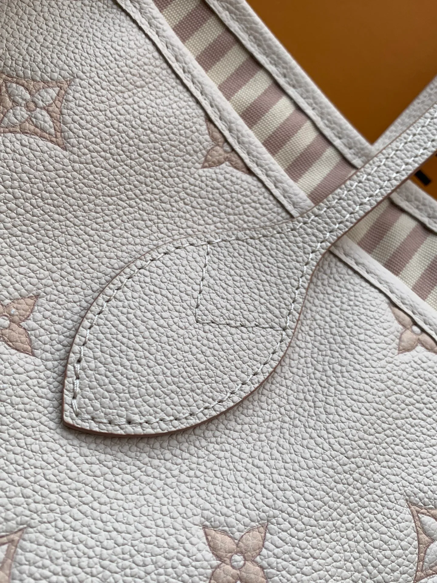 Women's Classic Handbags LOUIS VUITTON 18156577
