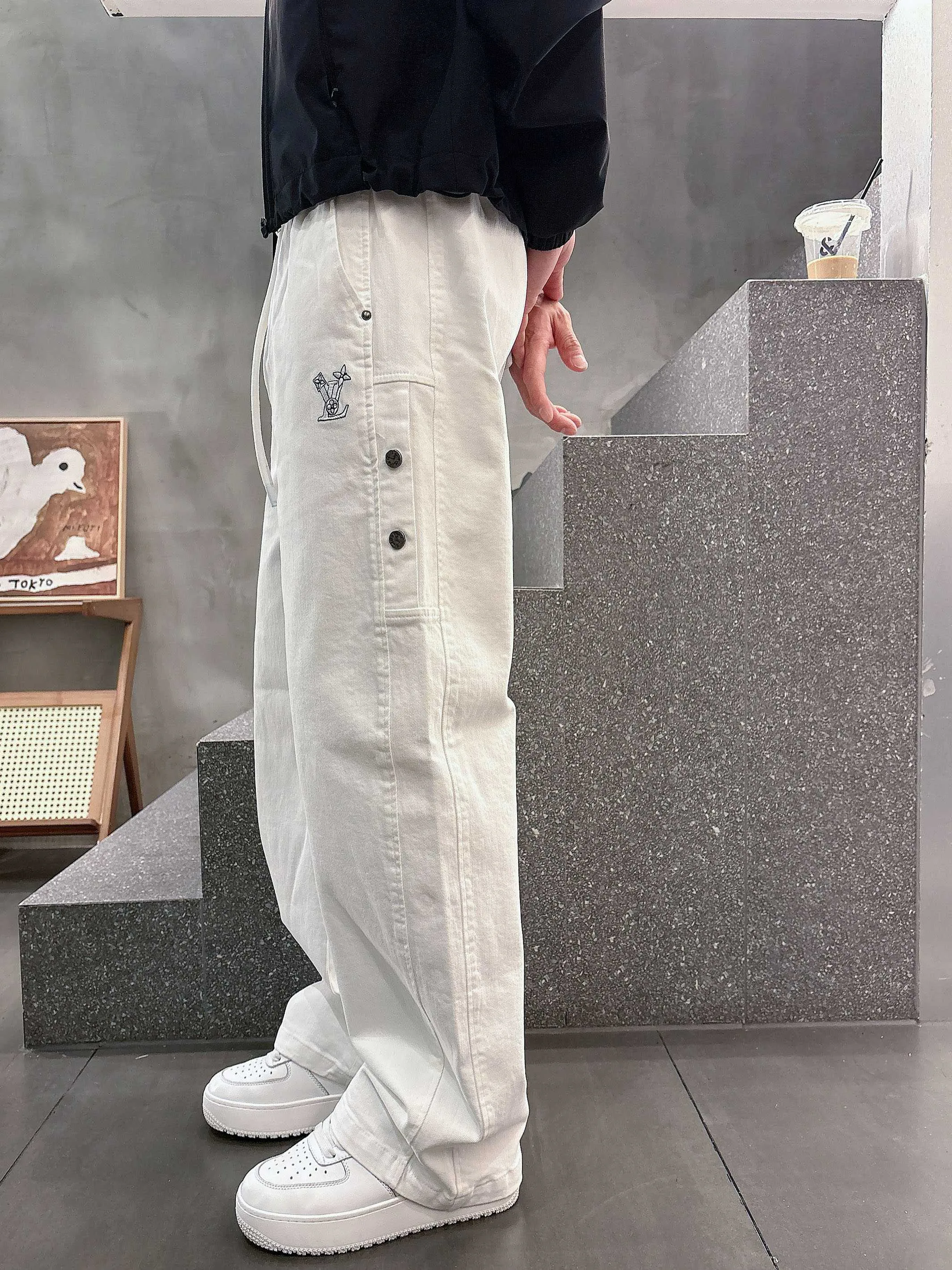 Men's Trousers LOUIS VUITTON 18368716
