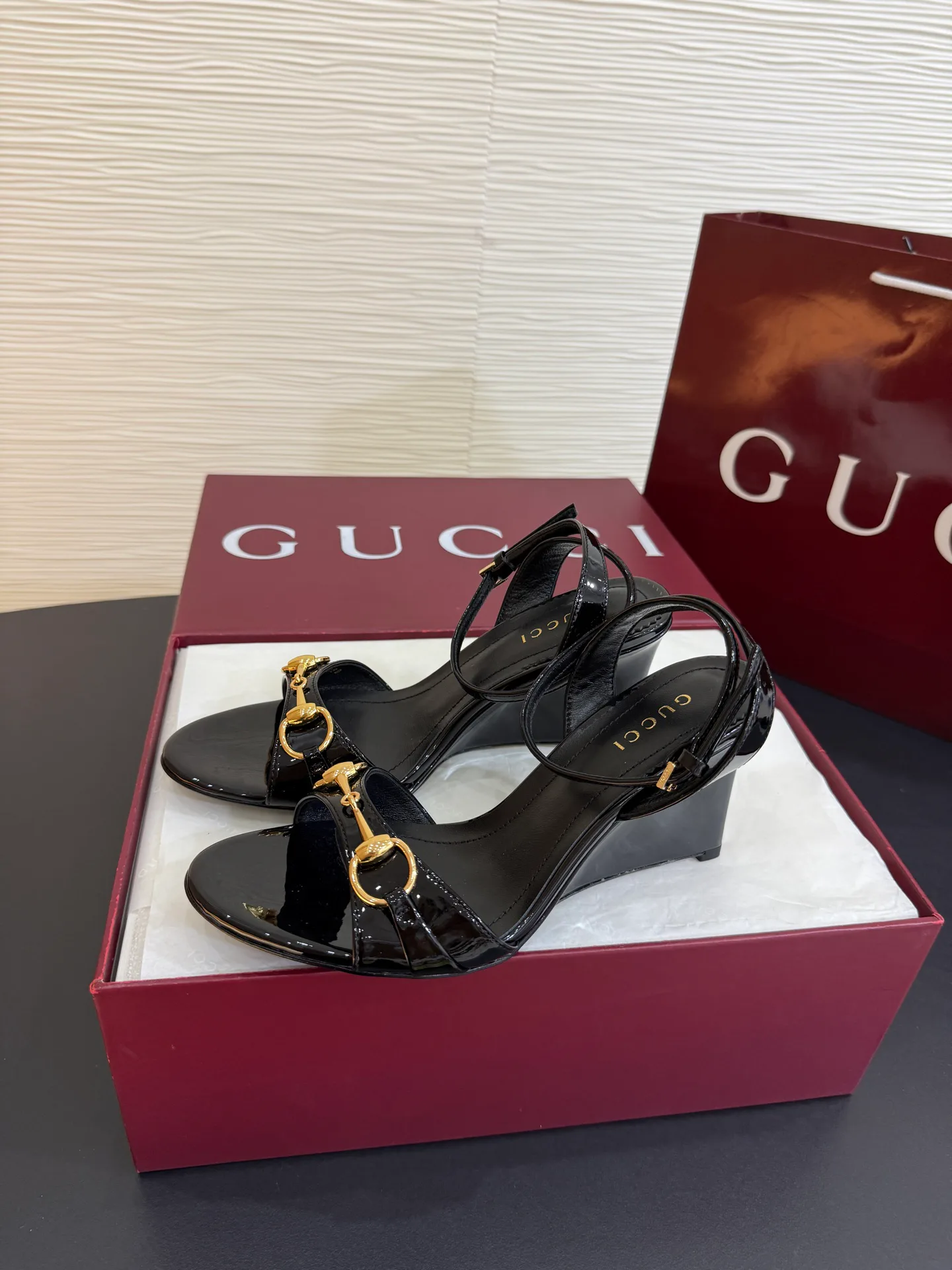 Women's Open-Toe Sandals GUCCI 18071139