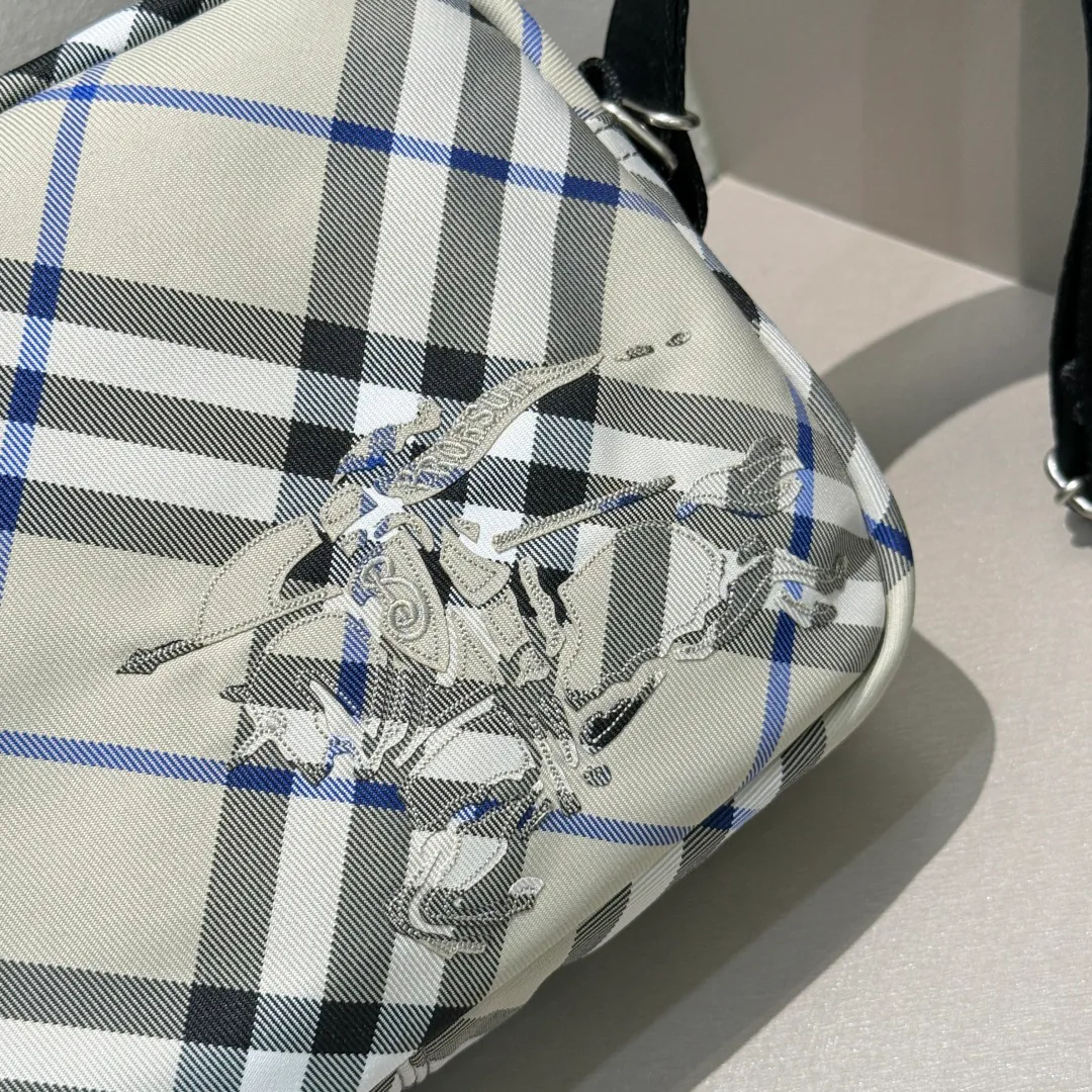 Women's Shoulder Bags BURBERRY 17949139