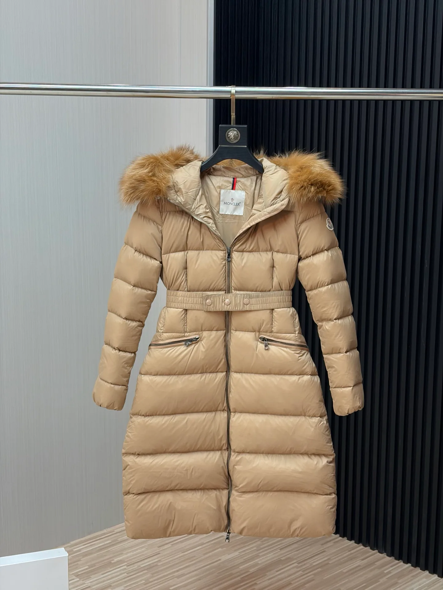 Women's Jackets And Down Jackets MONCLER 17926541
