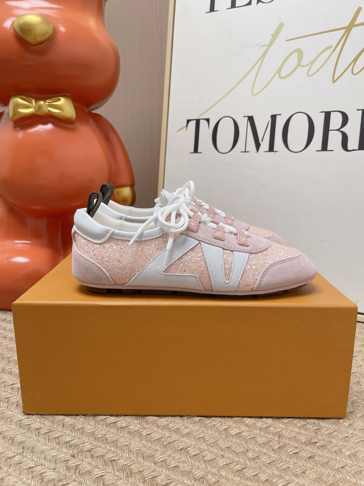 Women's Sneakers LOUIS VUITTON 17449410