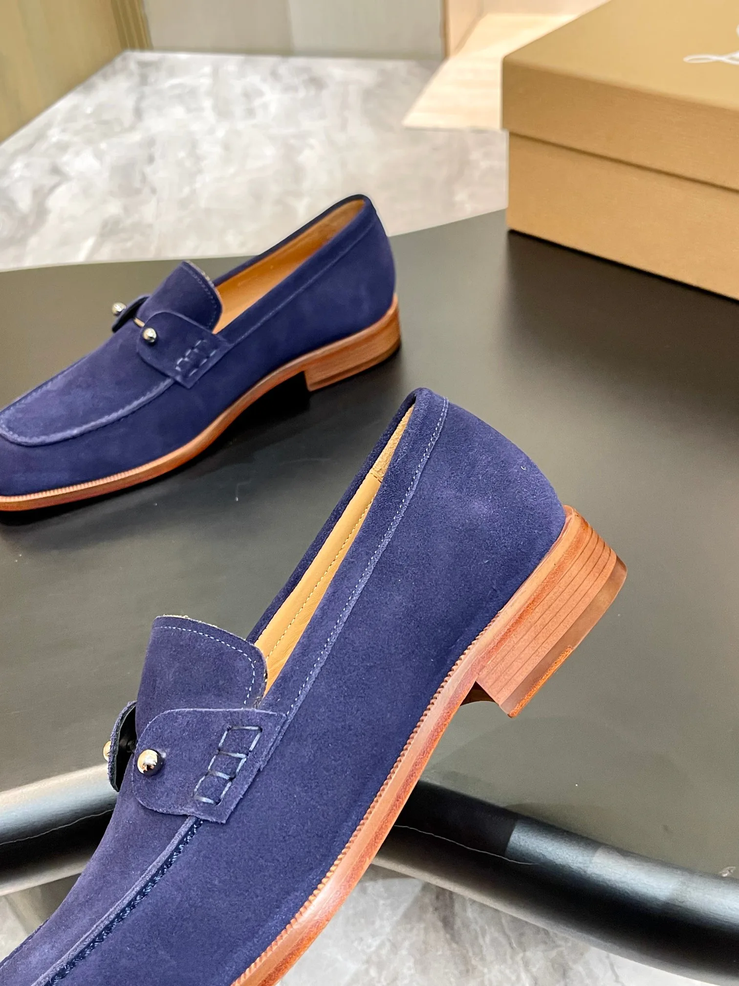 Men's Loafers And Dress Shoes CHRISTIAN LOUBOUTIN 18017857