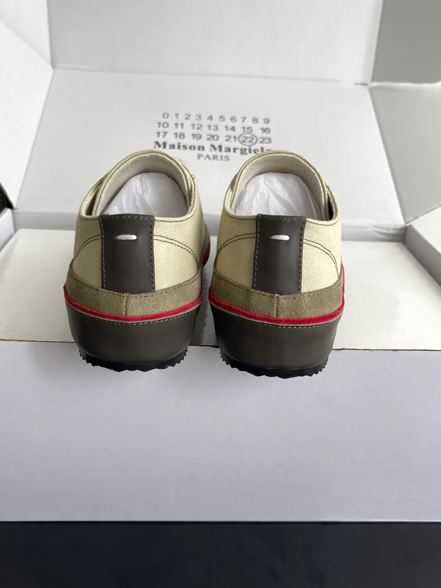 Women's Sneakers MAISON MARGIELA 17554408