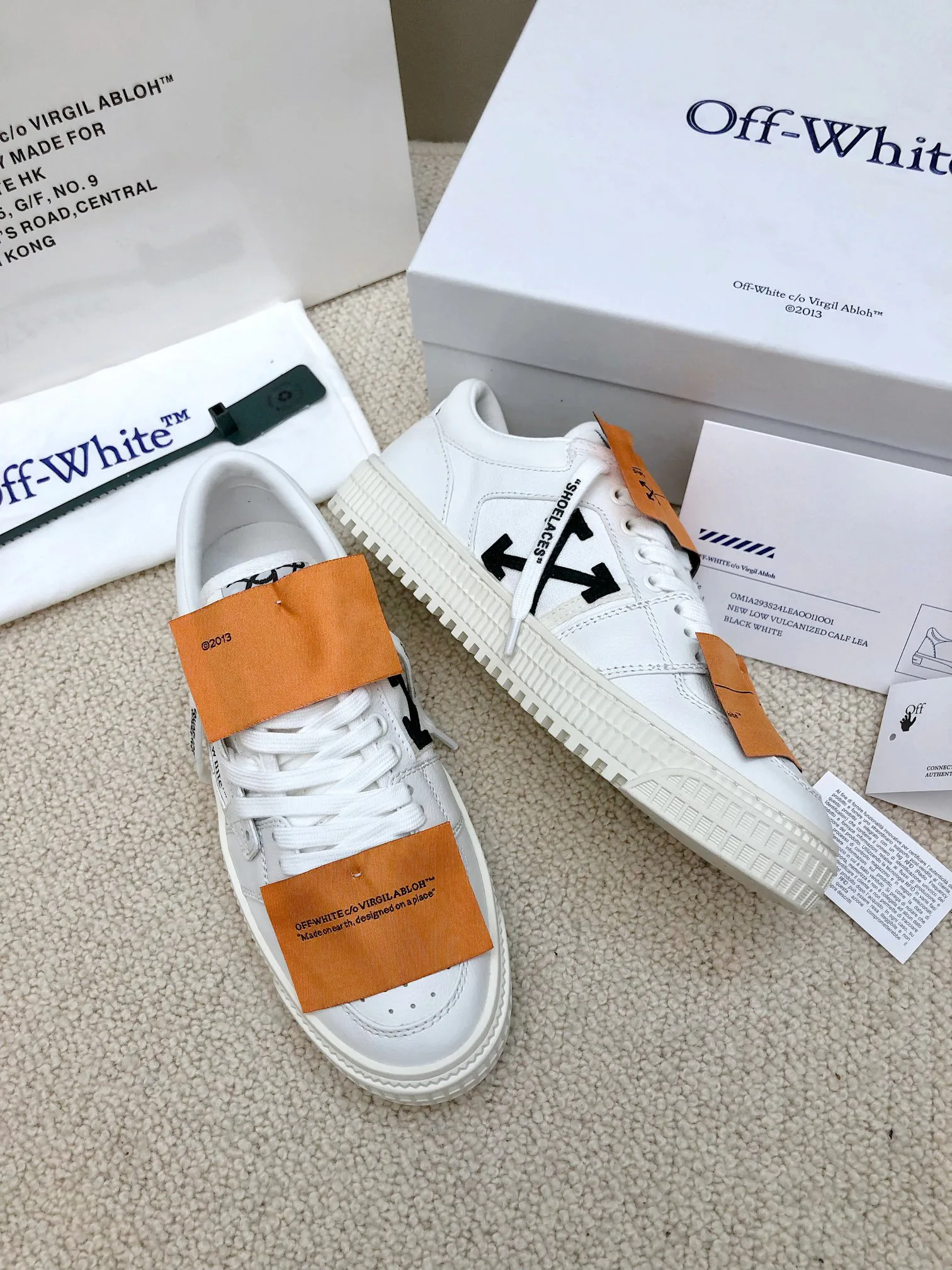 Women's Sneakers OFF-WHITE 18103213