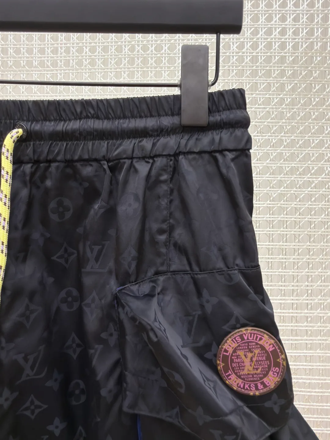Men's Shorts LOUIS VUITTON 18153356