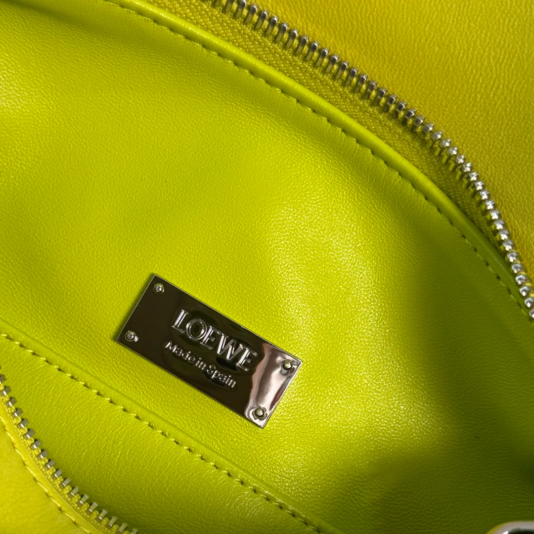 Women's Classic Handbags LOEWE 18328830