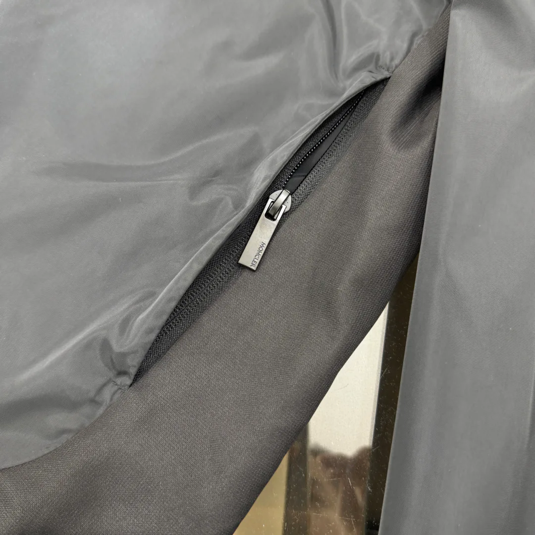 Women's Jackets And Down Jackets MONCLER 18002120