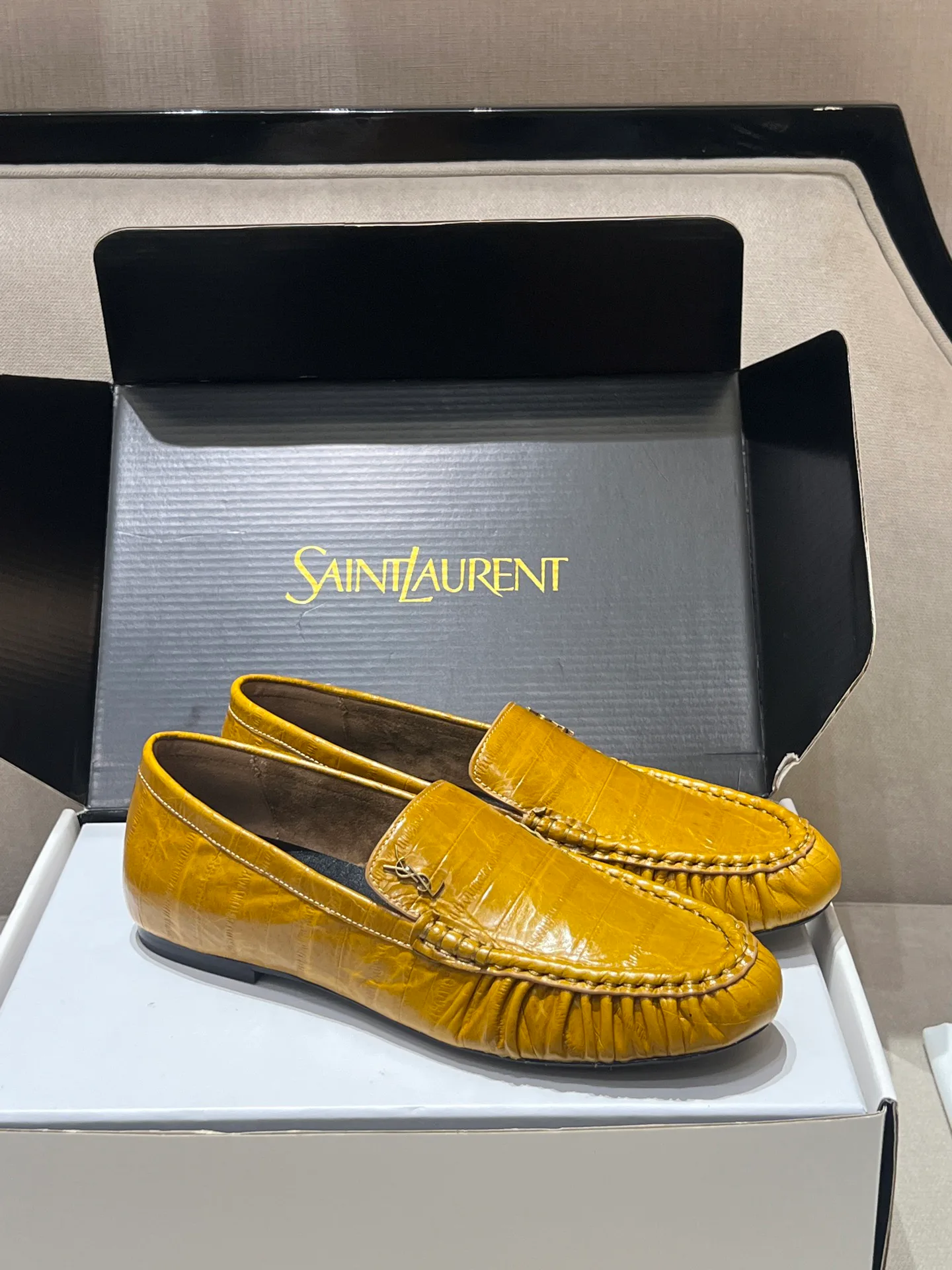 Women's Loafers And Moccasins SAINT LAURENT 17897594