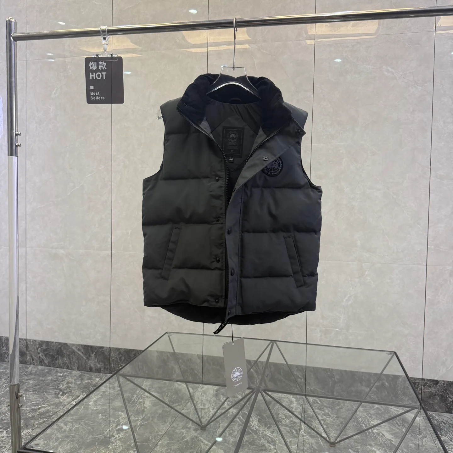 Women's Vests CANADA GOOSE 17949433