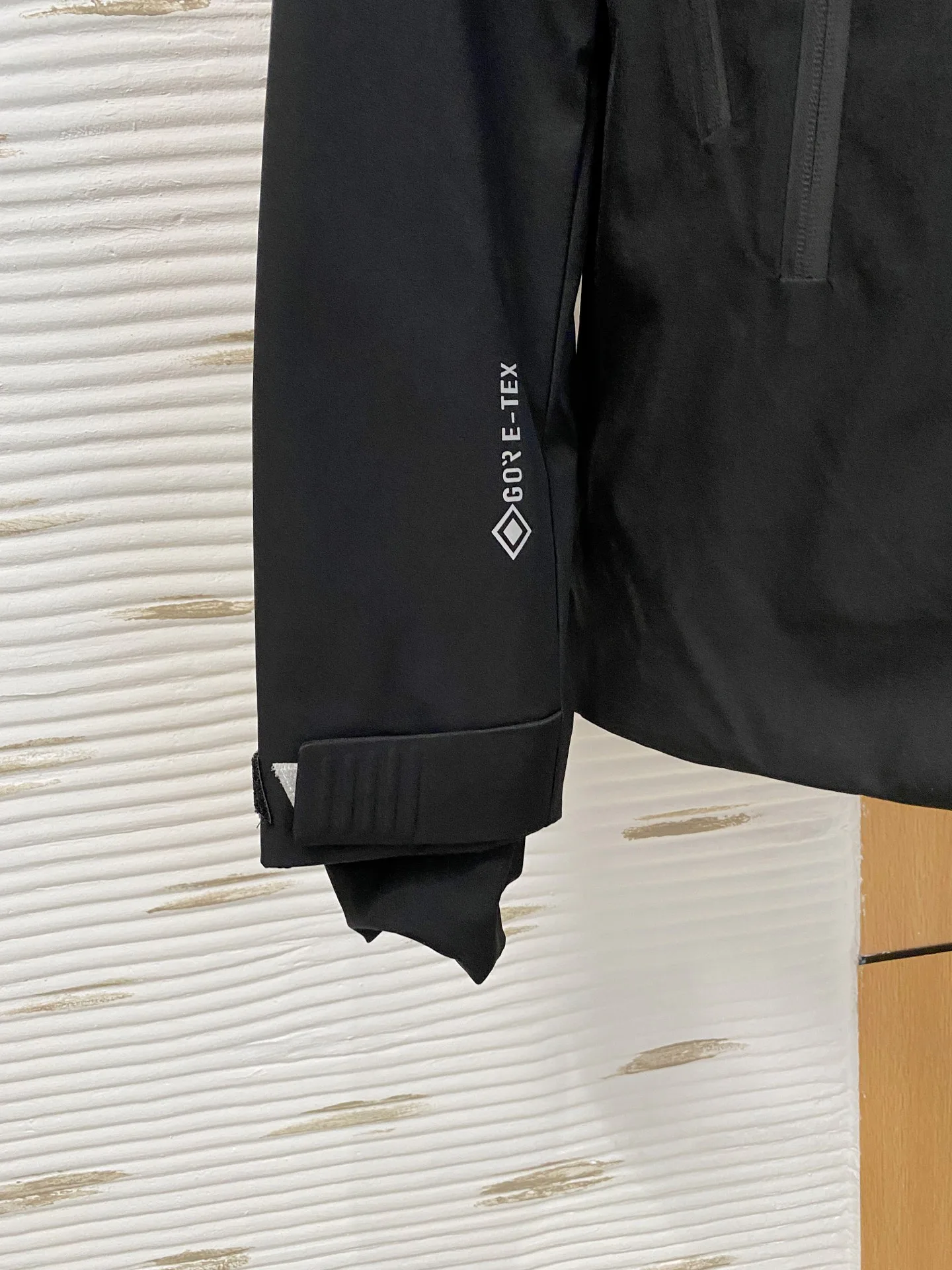 Men's Jackets And Down Jackets MONCLER 18029197