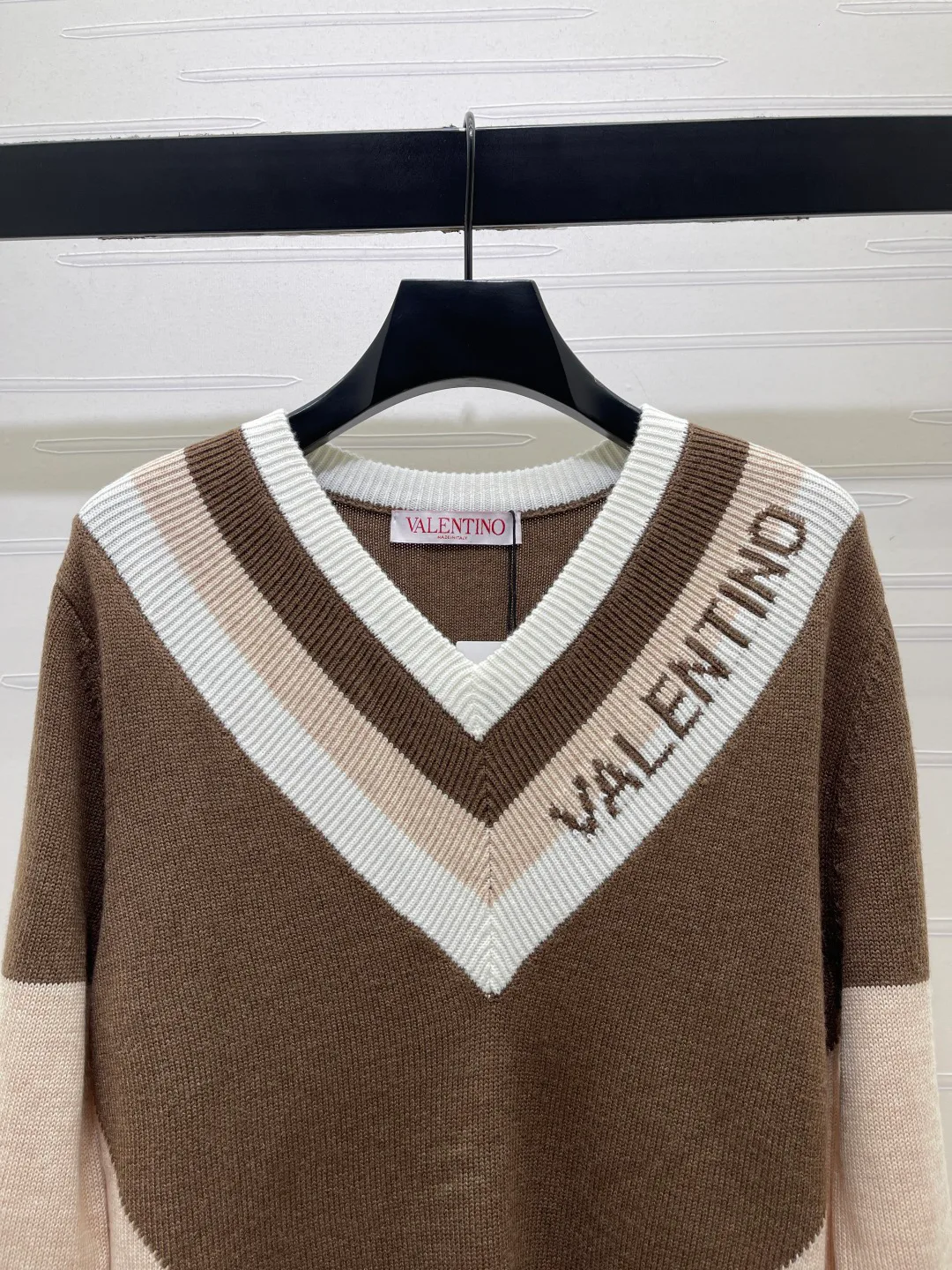 Women's Jumpers And Sweaters VALENTINO 18140973