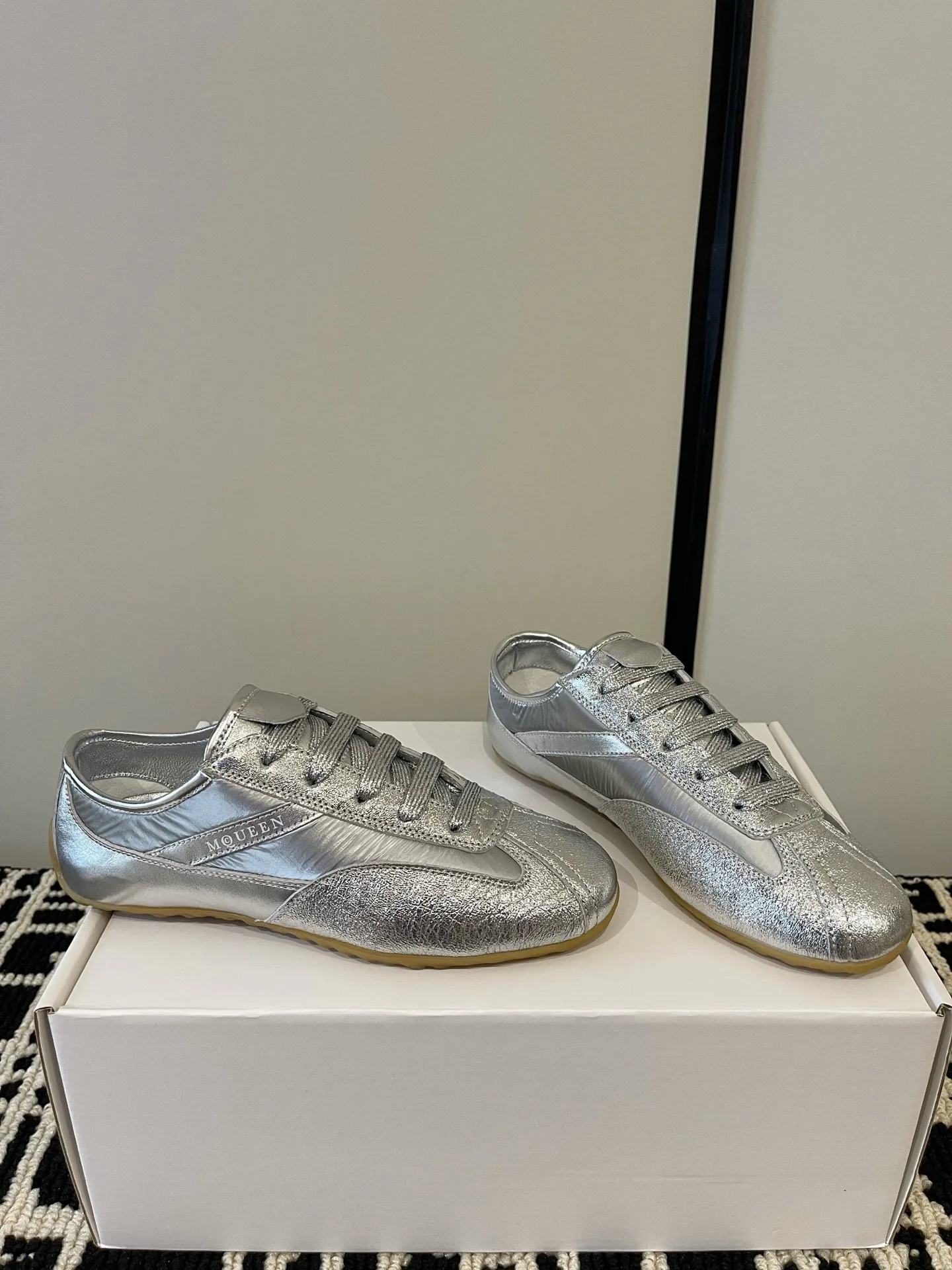 Women's Sneakers ALEXANDER MCQUEEN 18386233