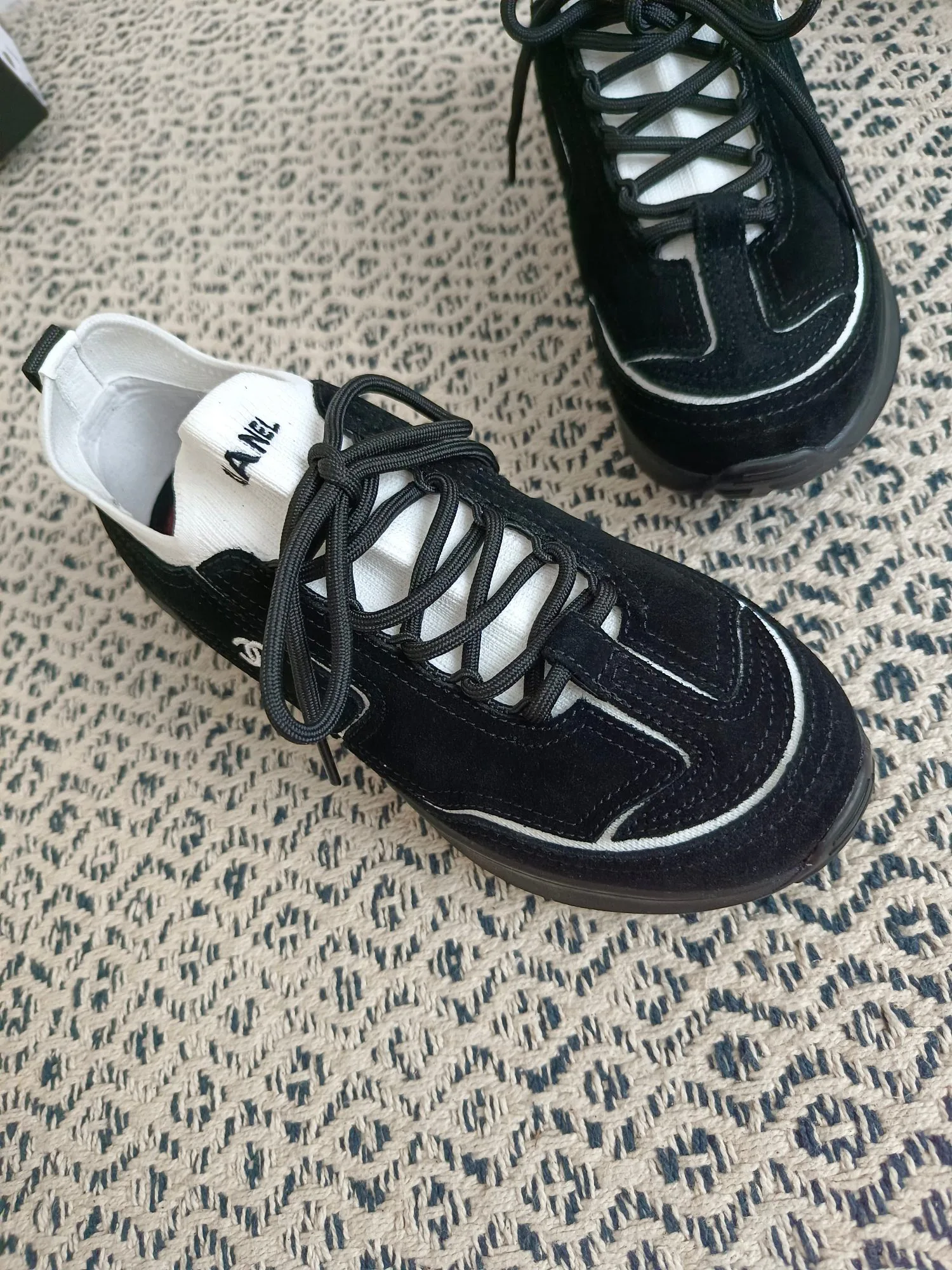 Women's Sneakers CHANEL 18475419