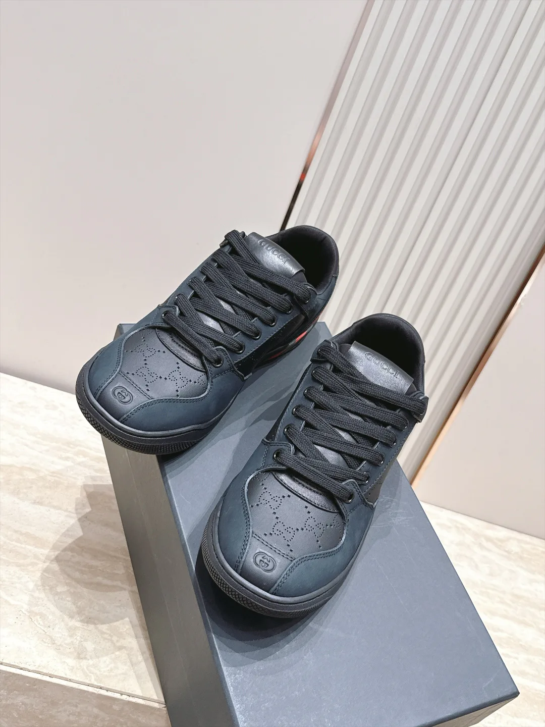 Кроссовки Женские Gucci 18636822