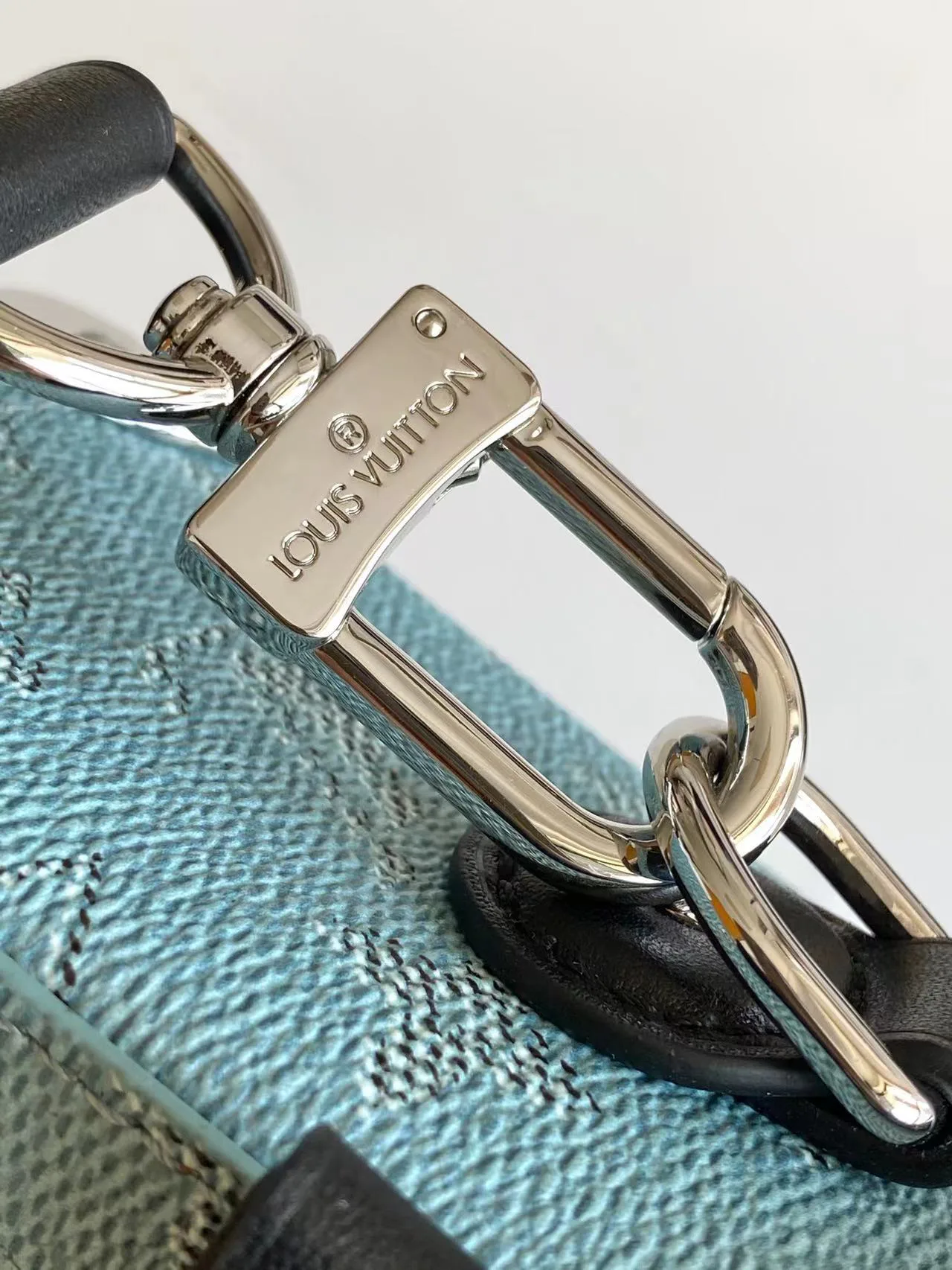 Women's Shoulder Bags LOUIS VUITTON 17949177