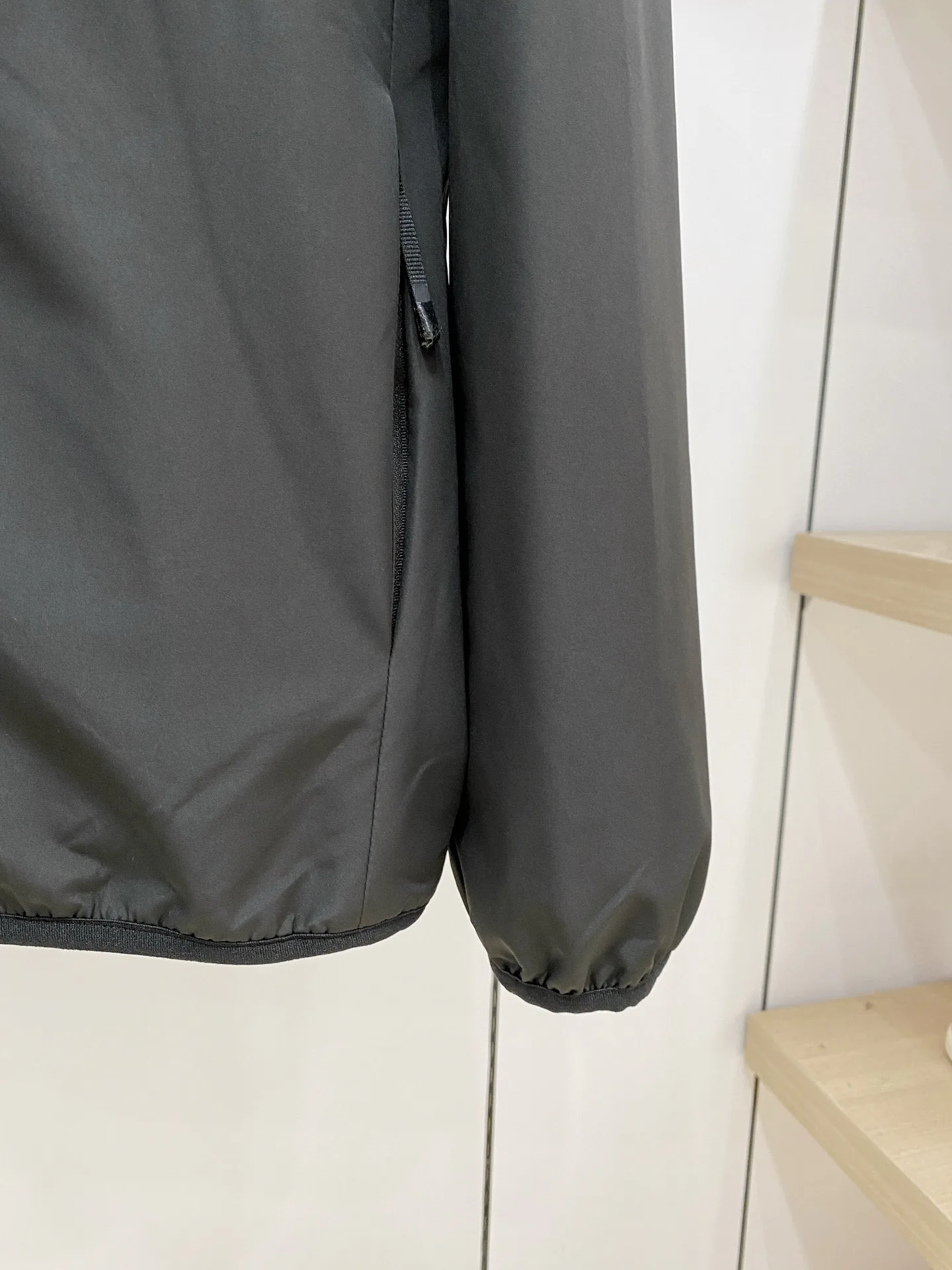 Men's Jackets And Down Jackets MONCLER 18469512