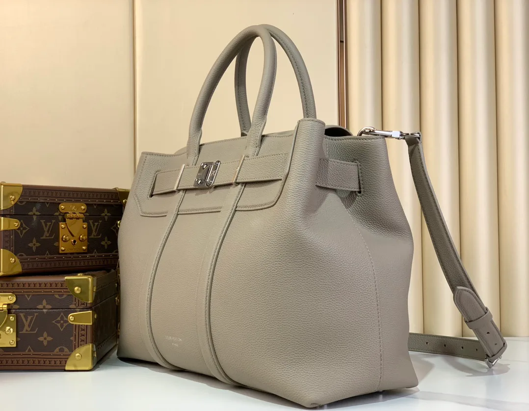 Women's Classic Handbags LOUIS VUITTON 17851328