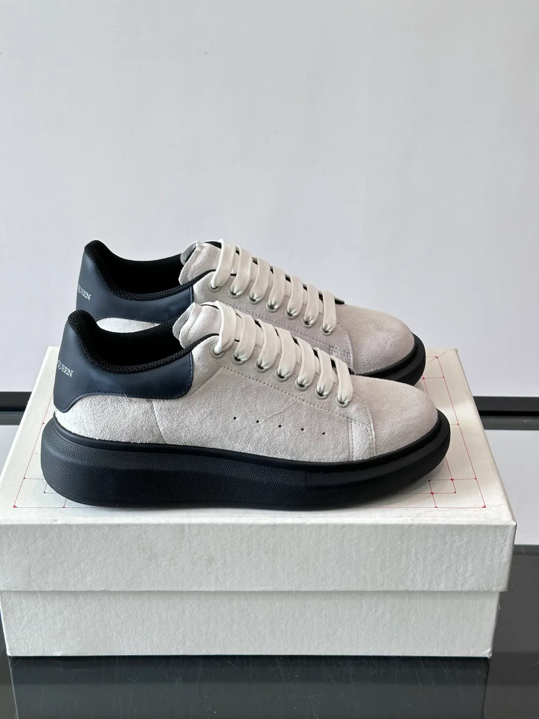 Women's Sneakers ALEXANDER MCQUEEN 17447549