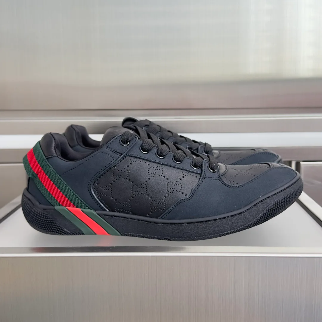 Women's Sneakers GUCCI 18158646