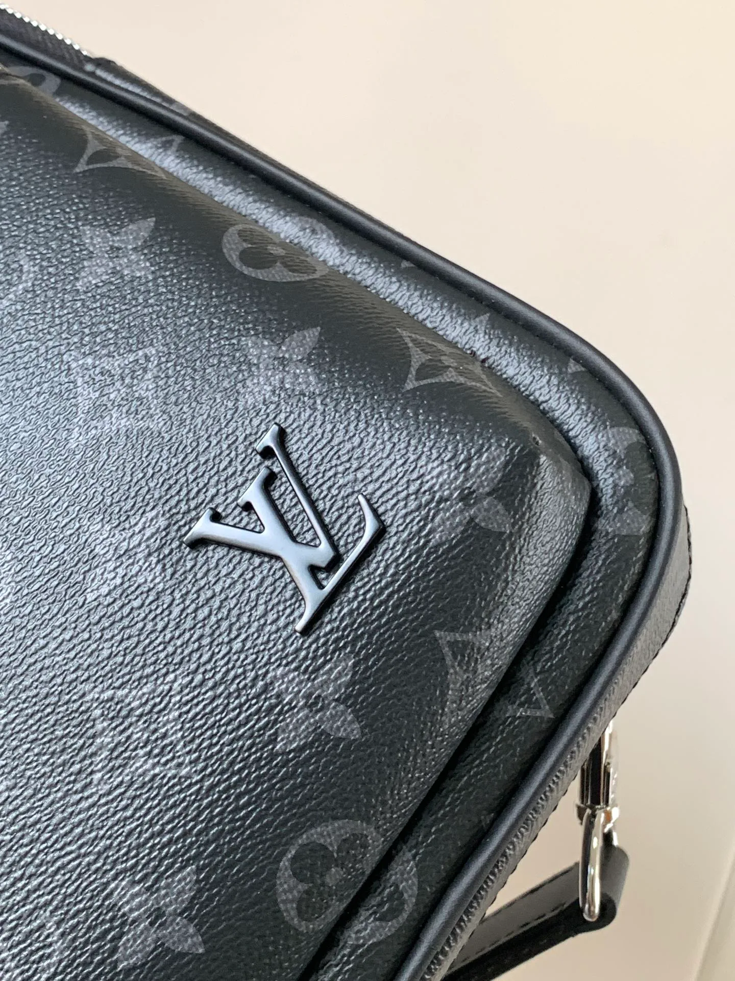 Women's Shoulder Bags LOUIS VUITTON 17948728
