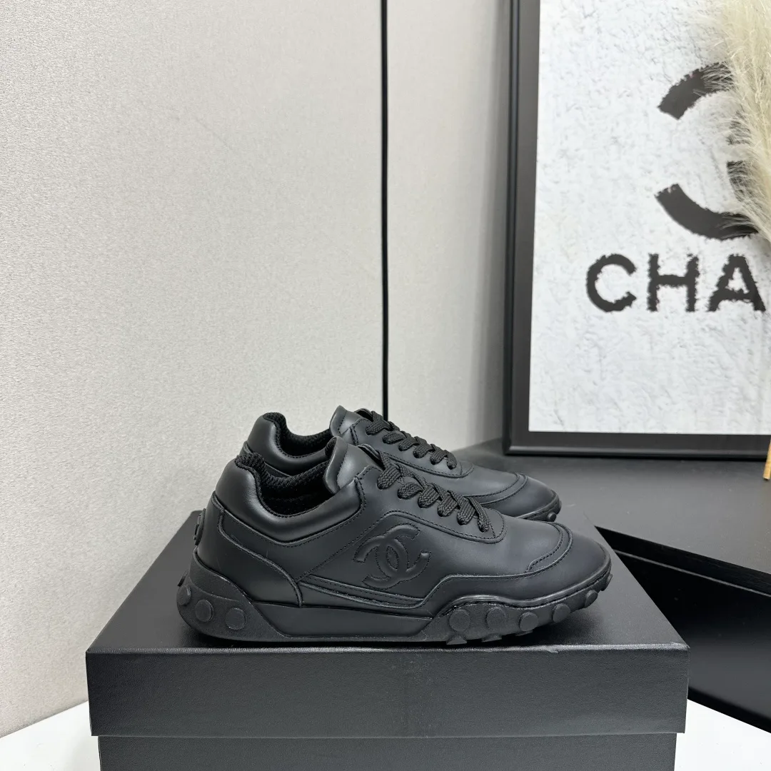 Women's Sneakers CHANEL 18025582