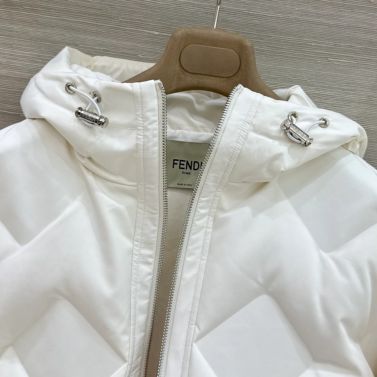 Women's Jackets And Down Jackets FENDI 18250116