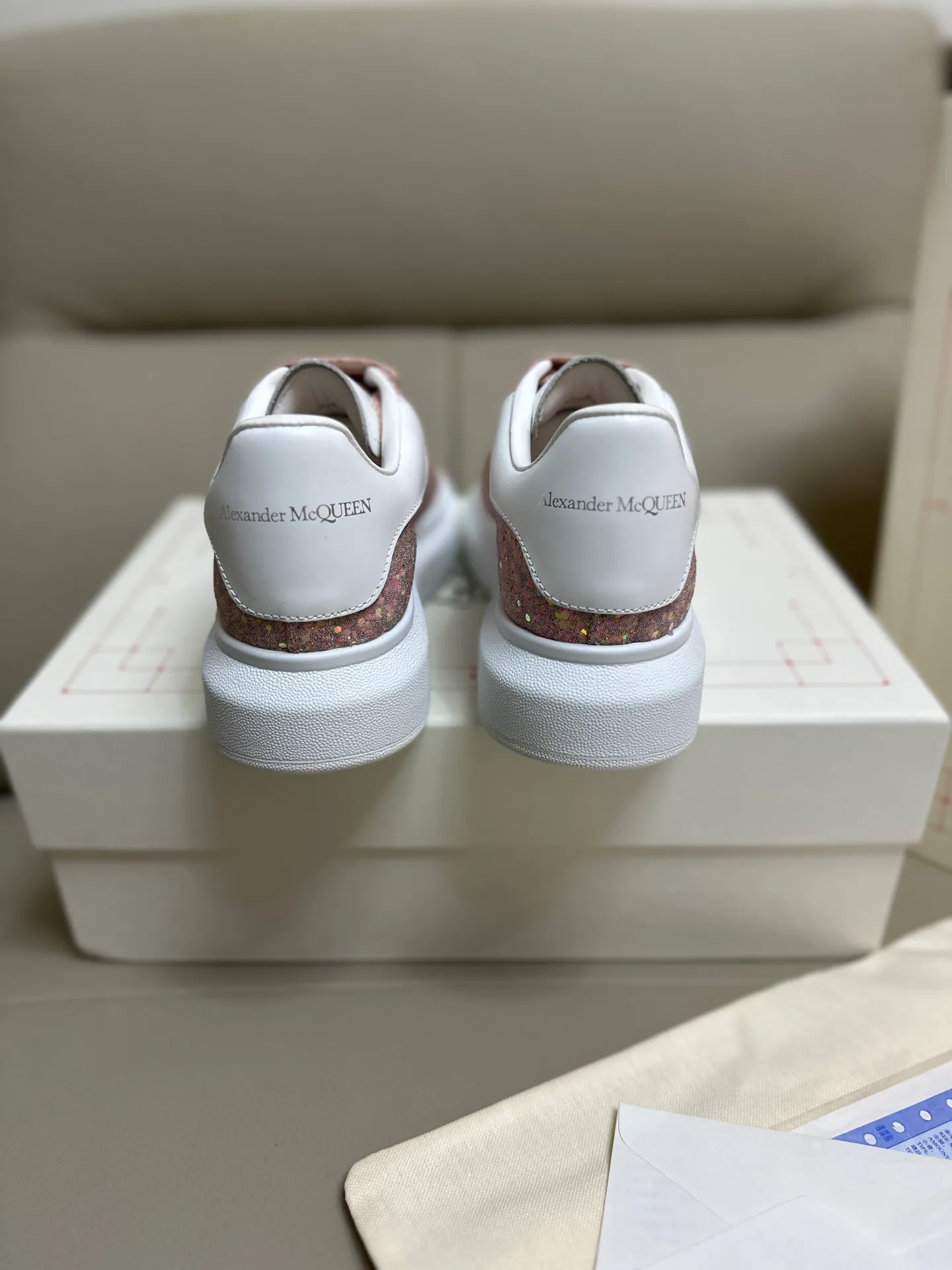 Кроссовки Женские Alexander Mcqueen 18616785