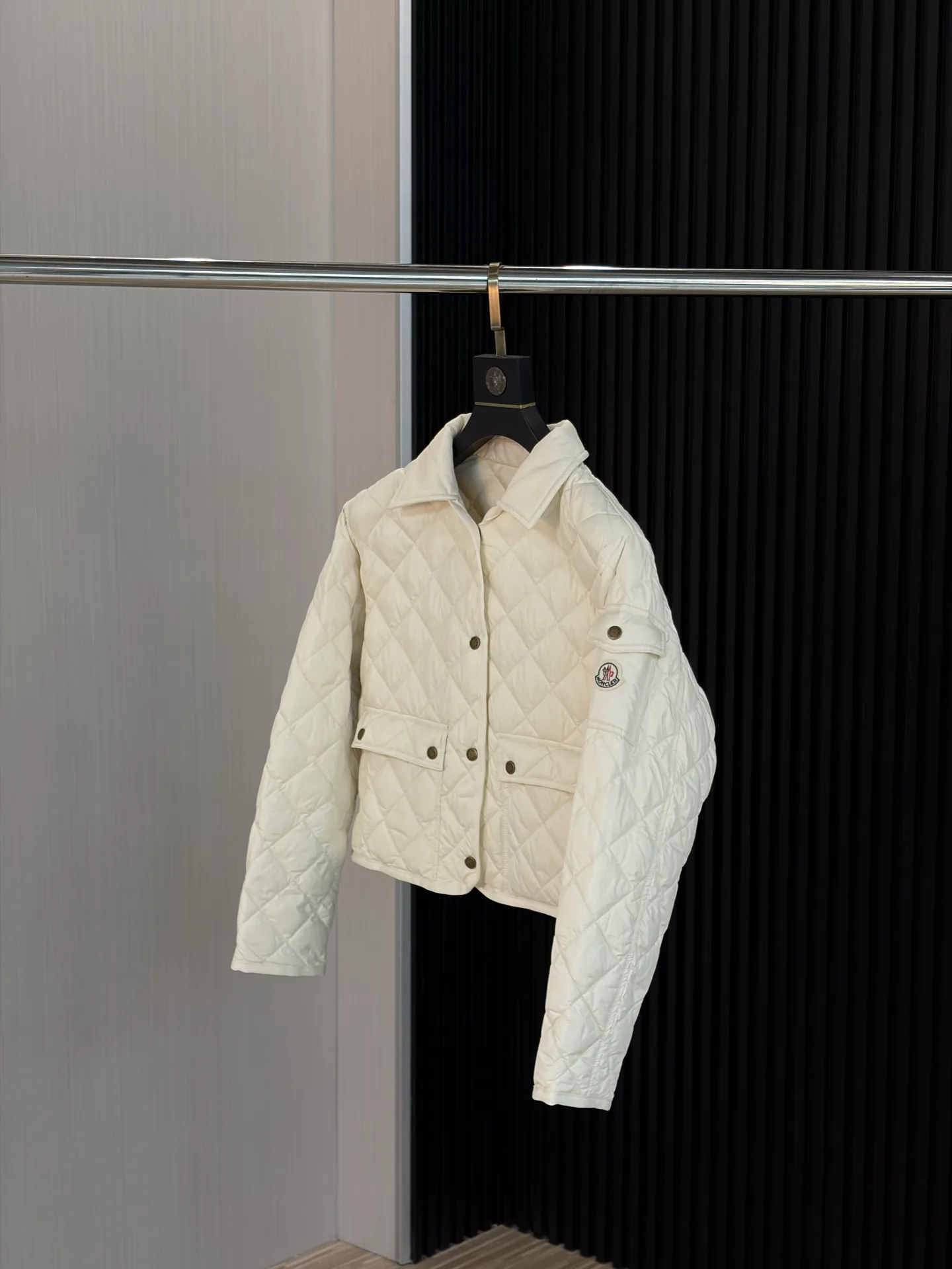 Куртки И Пуховики Женские Moncler 18600021