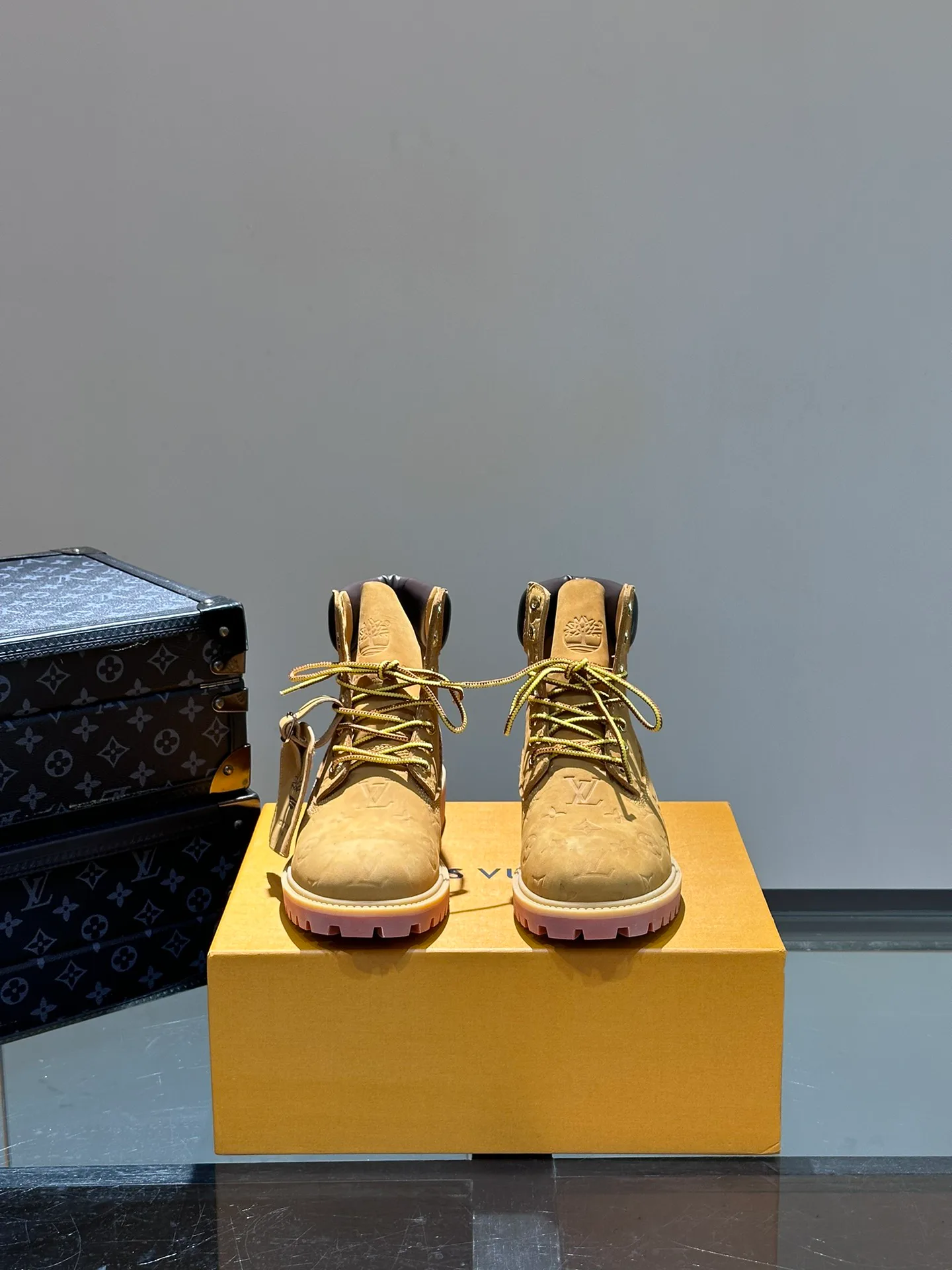 Men's Ankle Boots LOUIS VUITTON 17955335