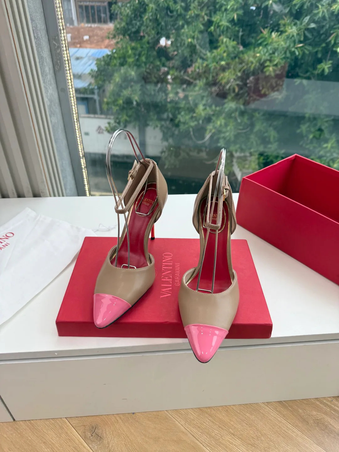 Women's Open-Toe Sandals VALENTINO 18142673