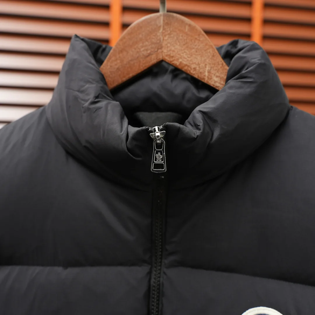 Women's Vests MONCLER 18455961
