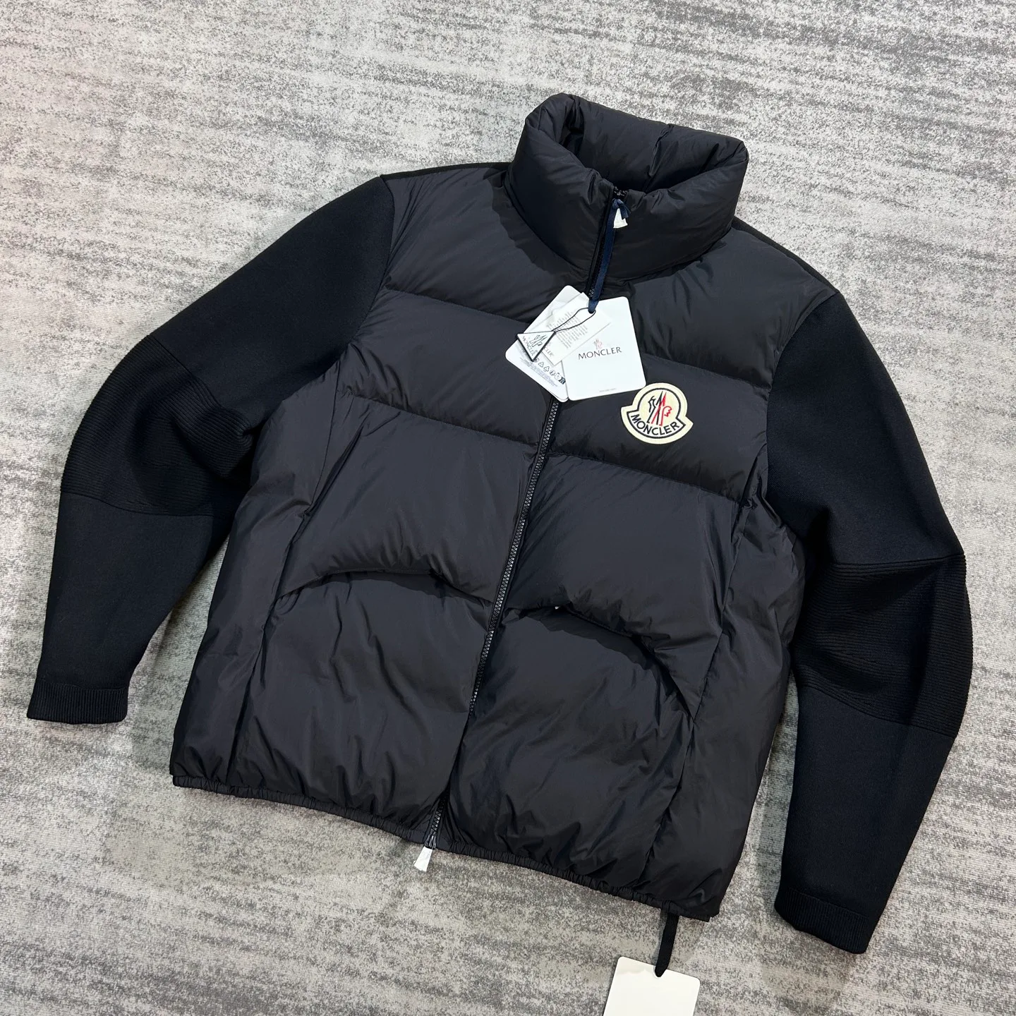 Women's Jackets And Down Jackets MONCLER 18134219
