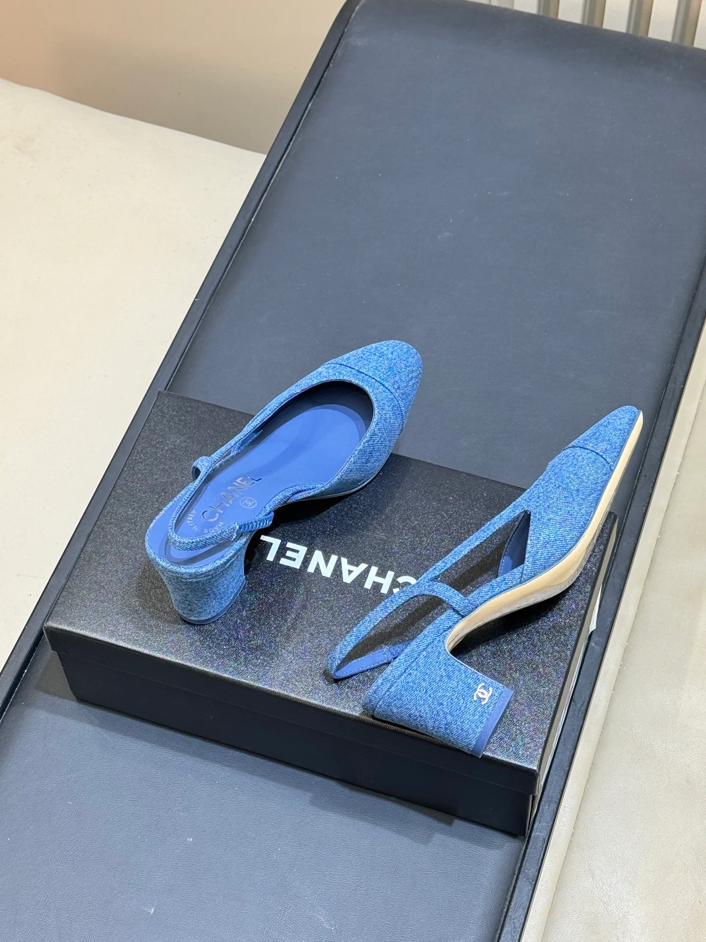 Women's Heels CHANEL 18073619