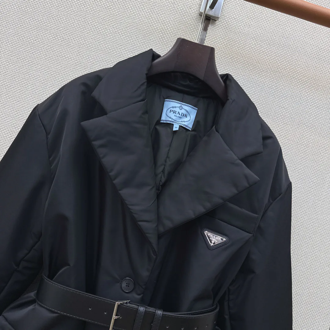 Women's Jackets And Down Jackets PRADA 18198704