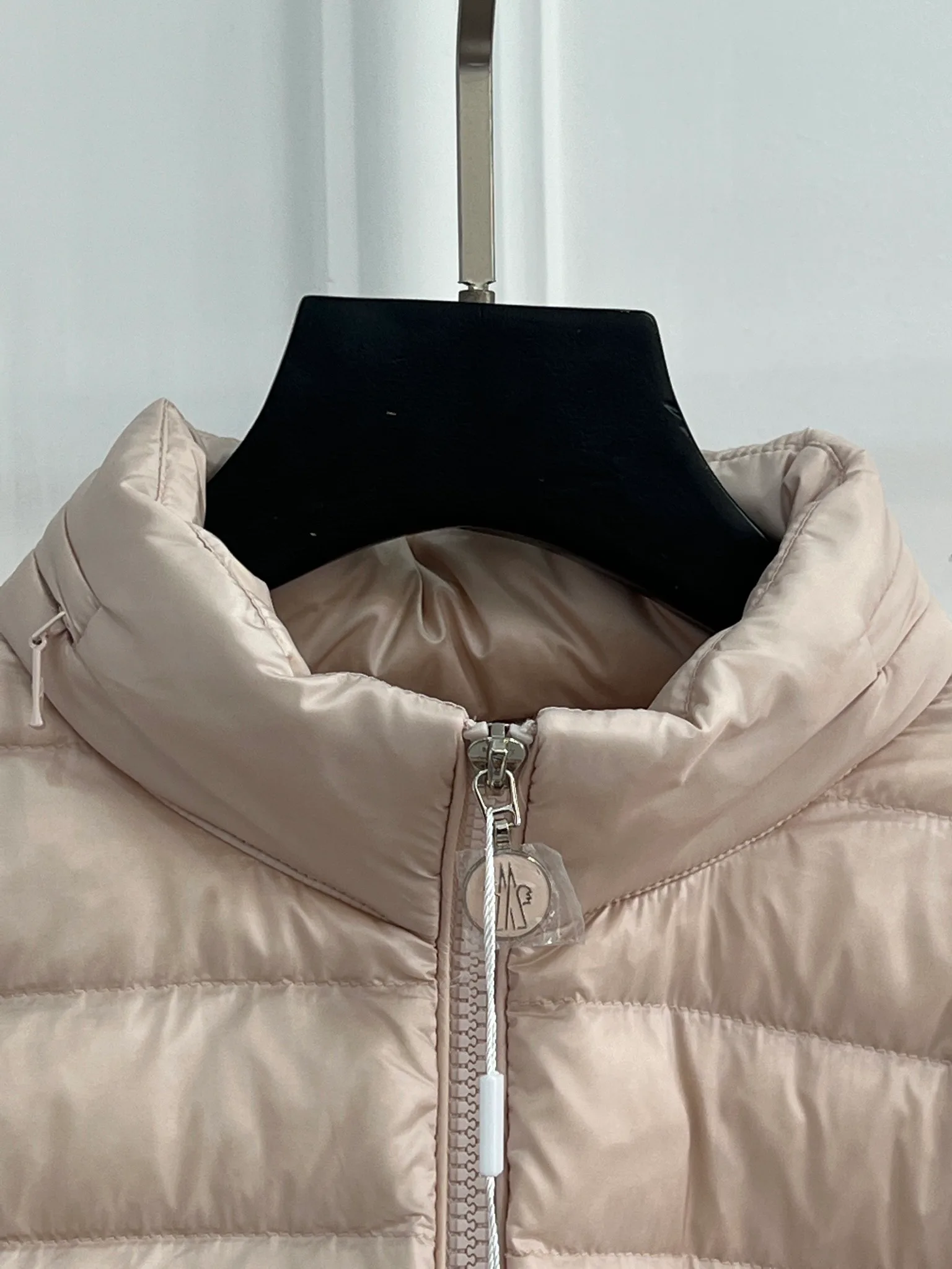 Women's Jackets And Down Jackets MONCLER 18416265