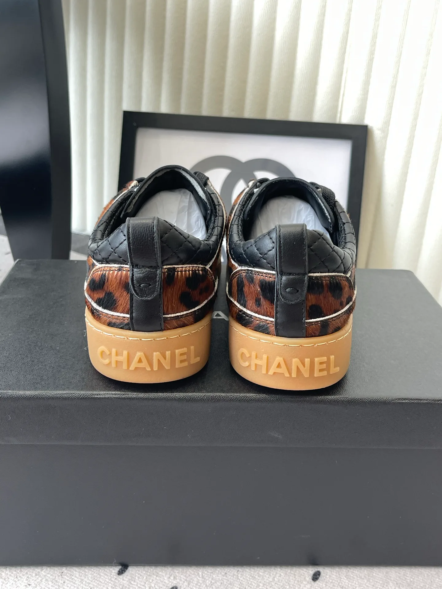 Women's Sneakers CHANEL 18069881