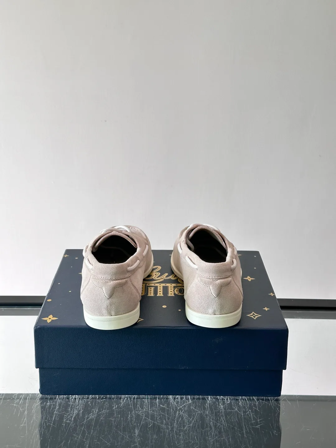 Men's Loafers And Dress Shoes LOUIS VUITTON 17941067