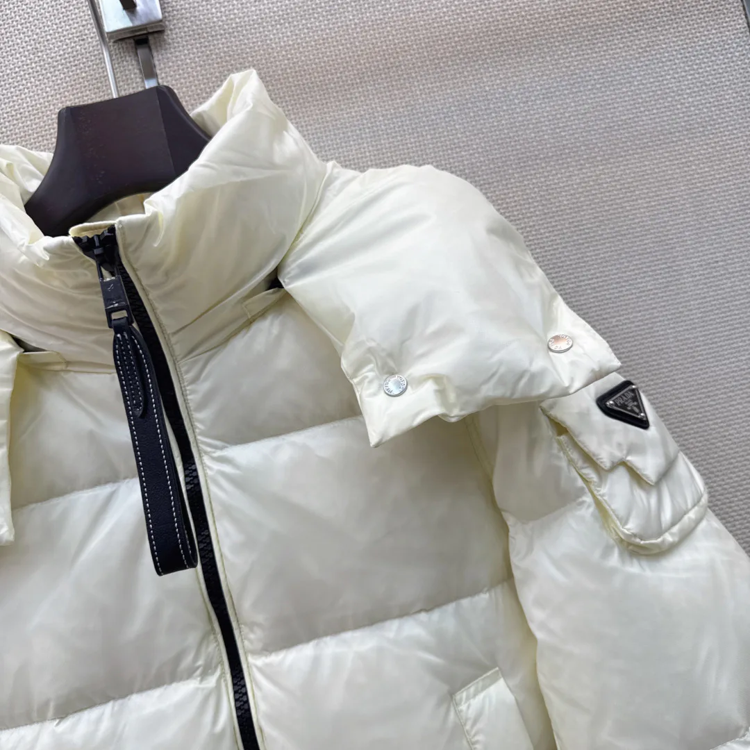Women's Jackets And Down Jackets PRADA 18398231