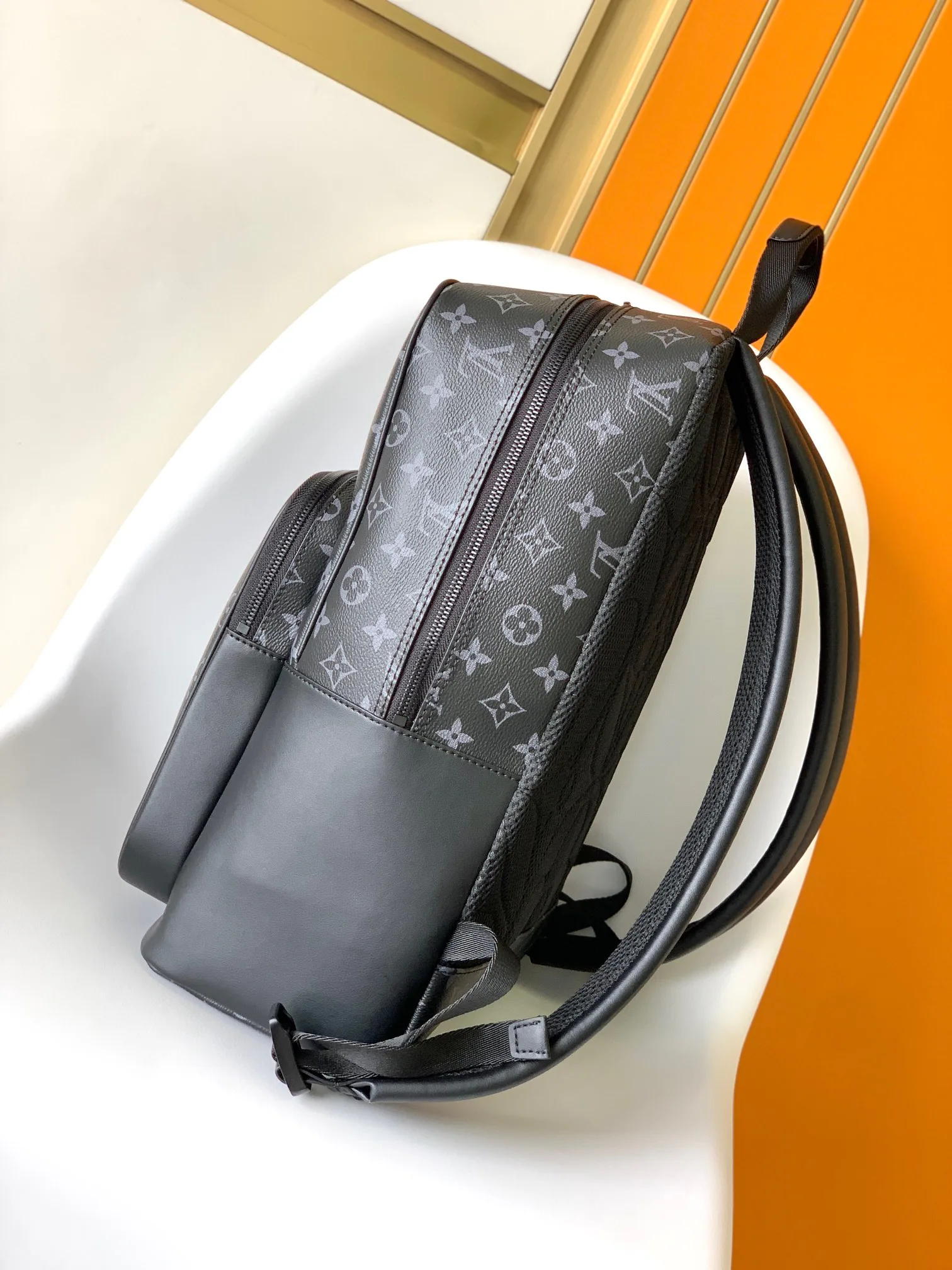 Men's Backpacks LOUIS VUITTON 18412638