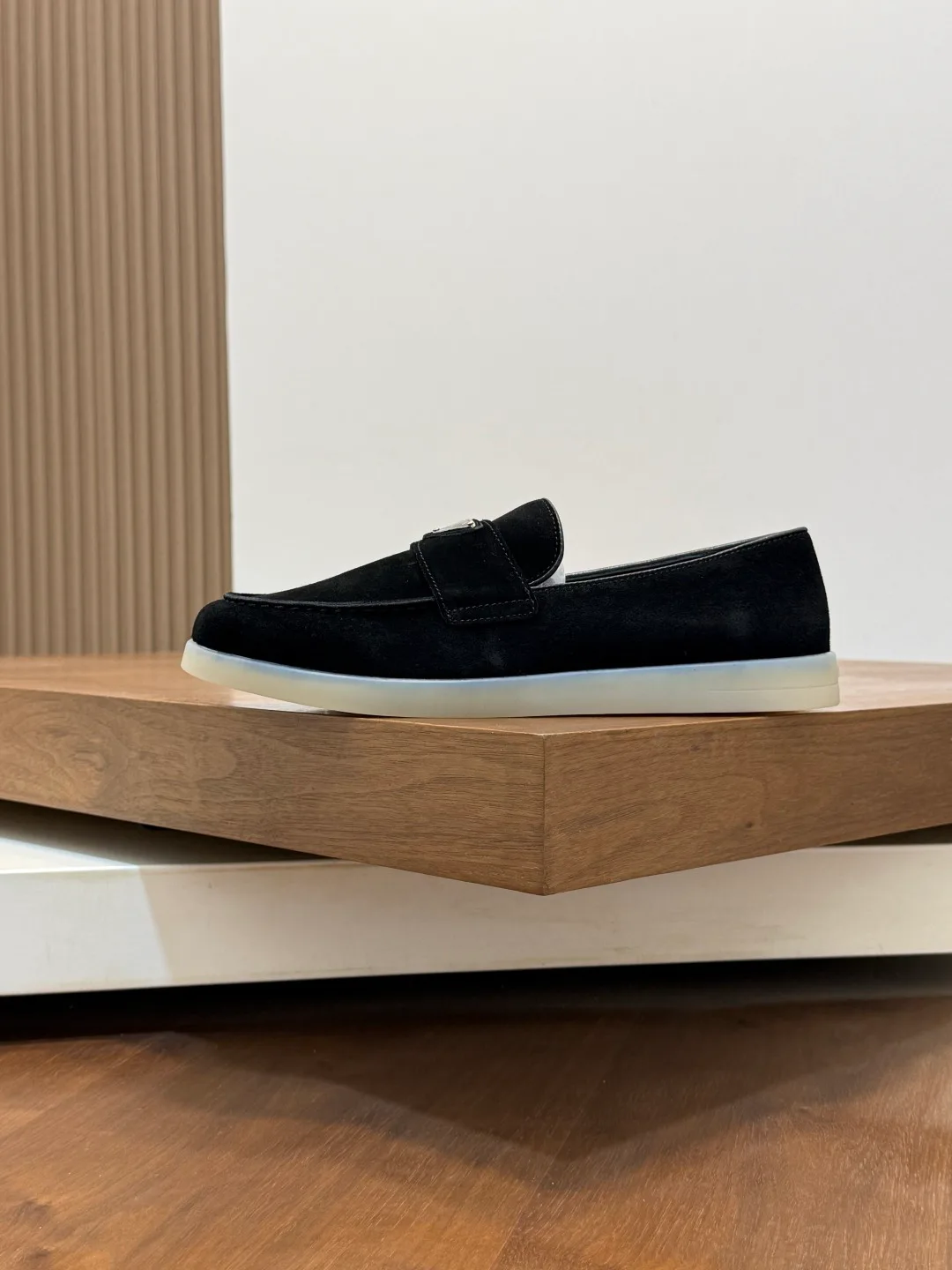 Men's Loafers And Dress Shoes PRADA 18100288