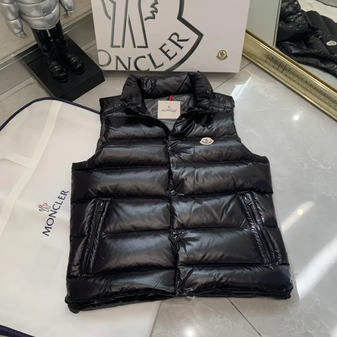 Men's Vests MONCLER 18029844