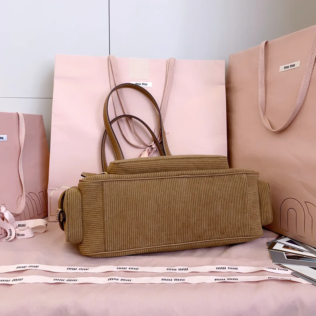 Классические Сумки Женские Miu Miu 18602488