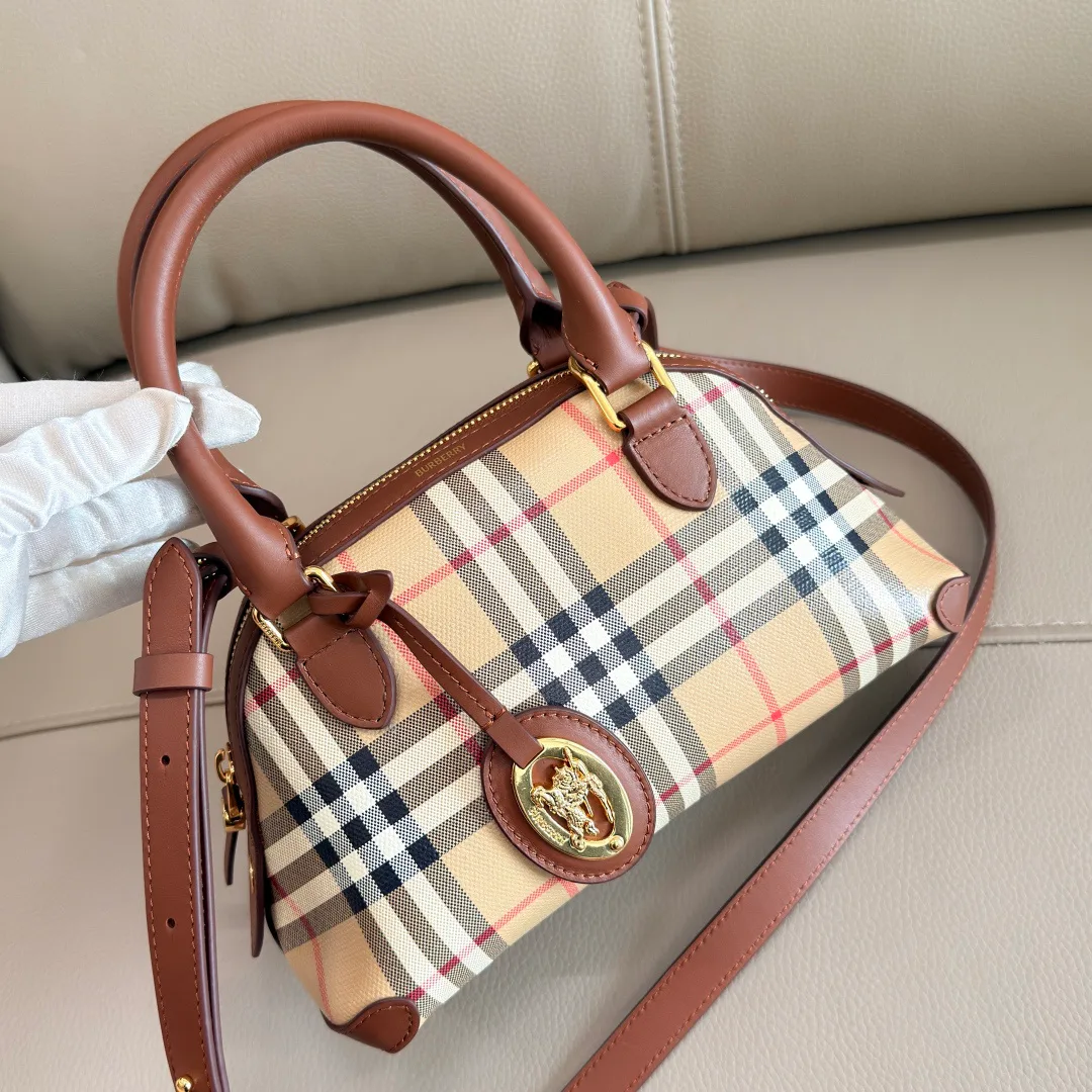 Women's Classic Handbags BURBERRY 17948668