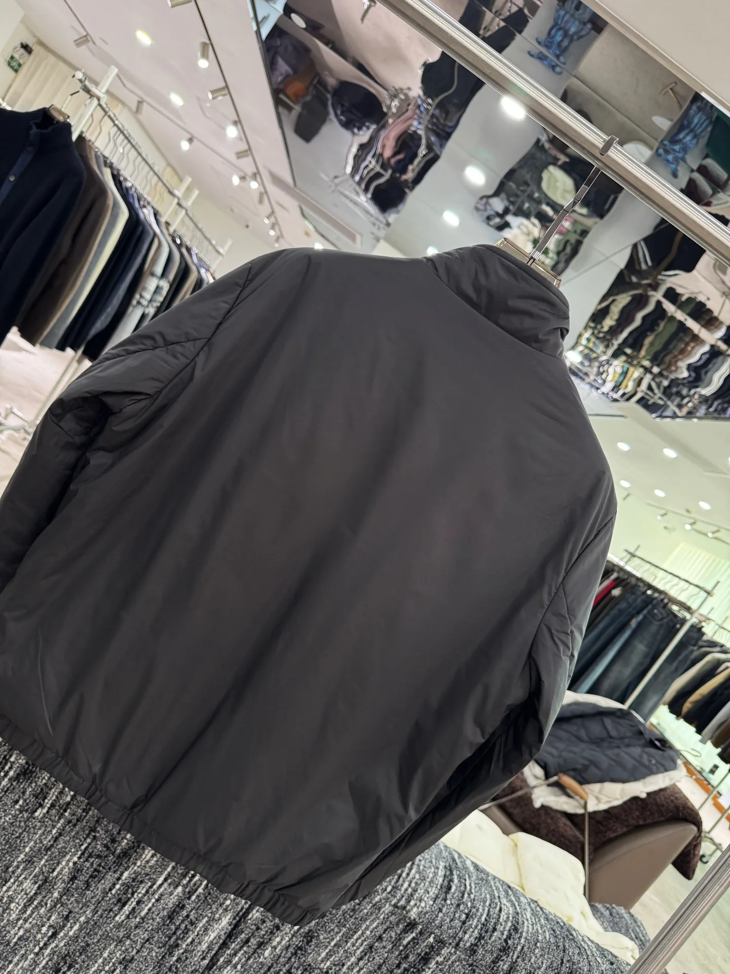 Men's Jackets And Down Jackets MONCLER 18084256
