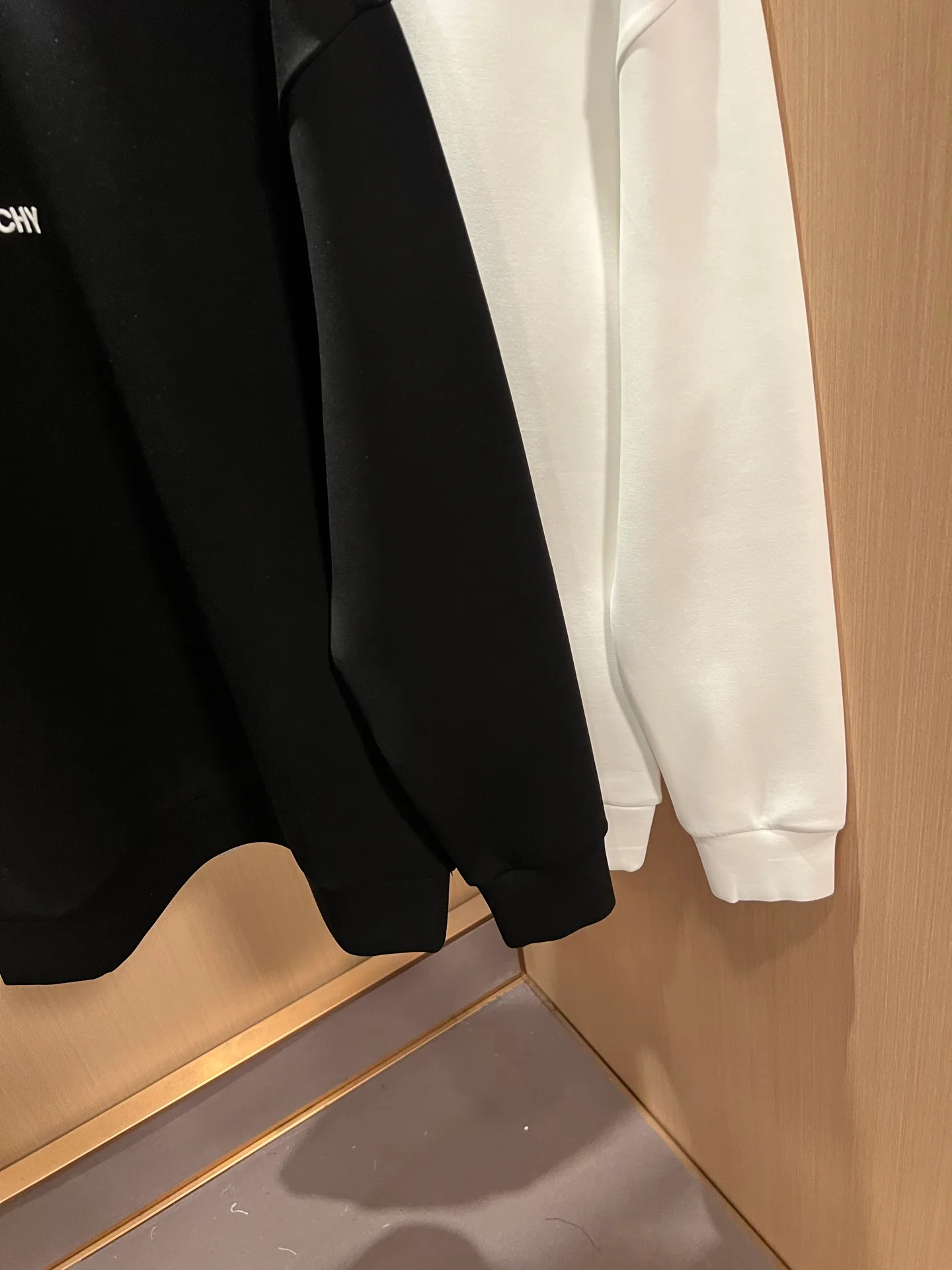 Men's Sweatshirts And Hoodies GIVENCHY 18519642