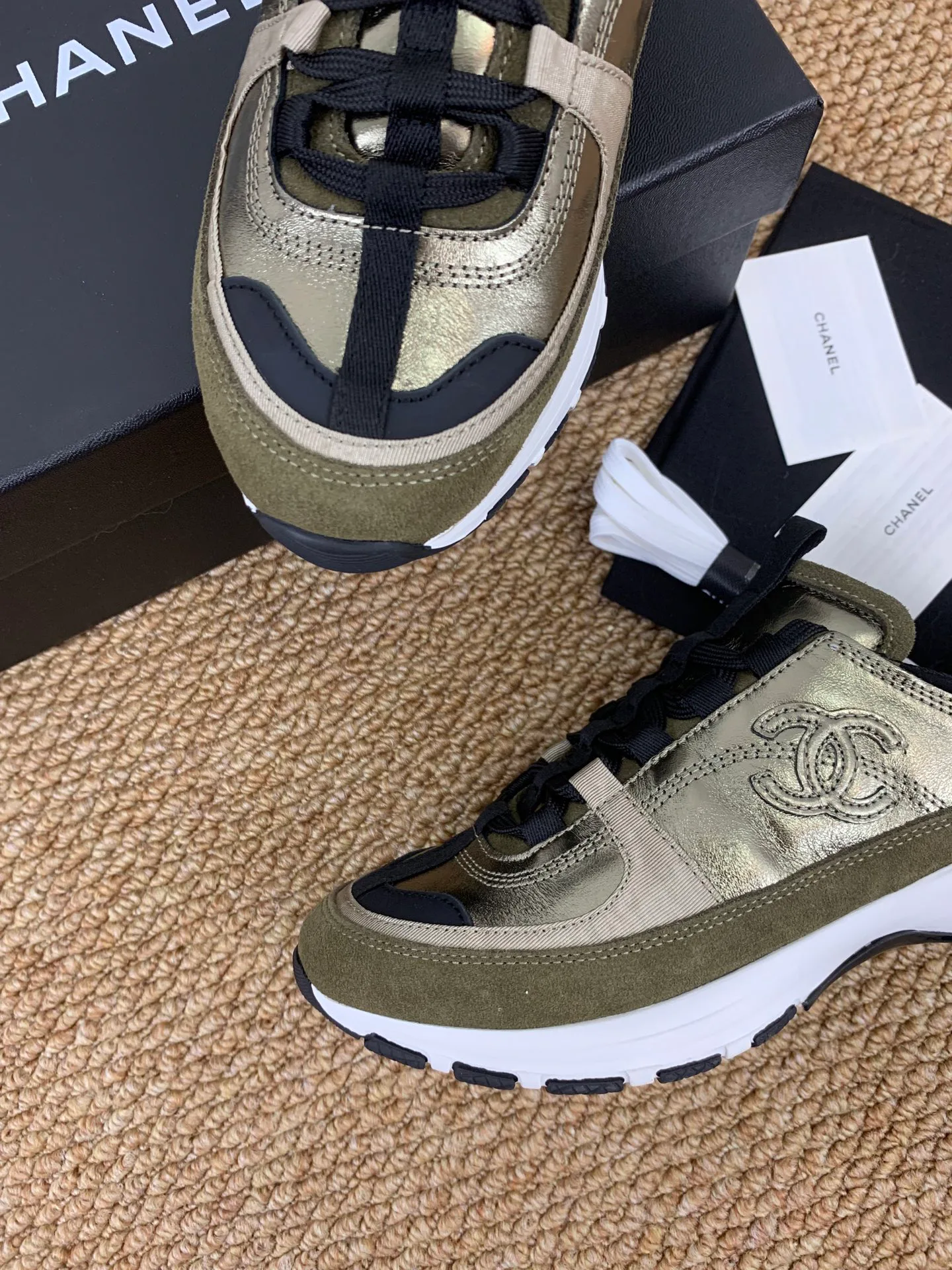 Women's Sneakers CHANEL 17545244