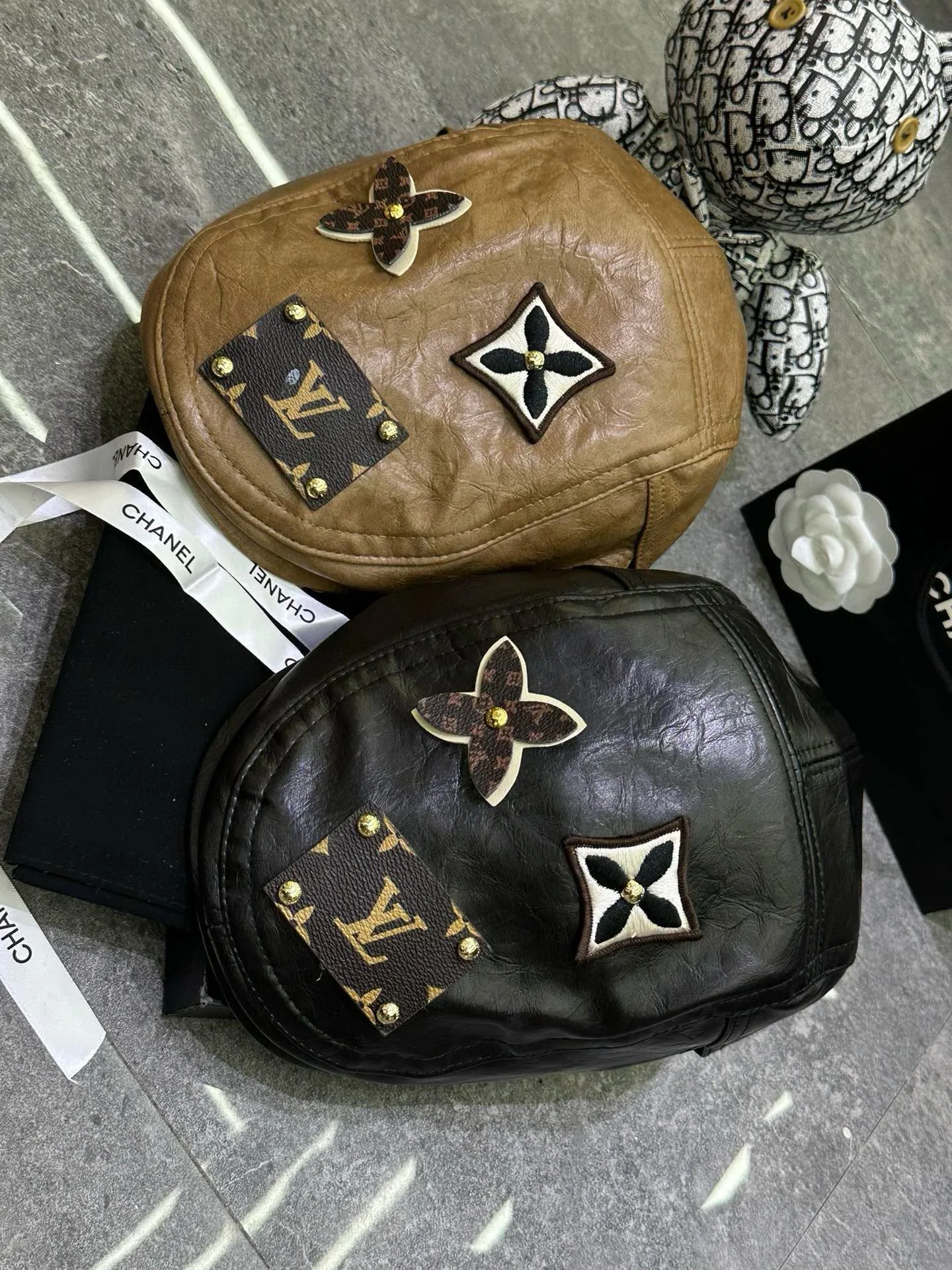 Hats LOUIS VUITTON 18105195